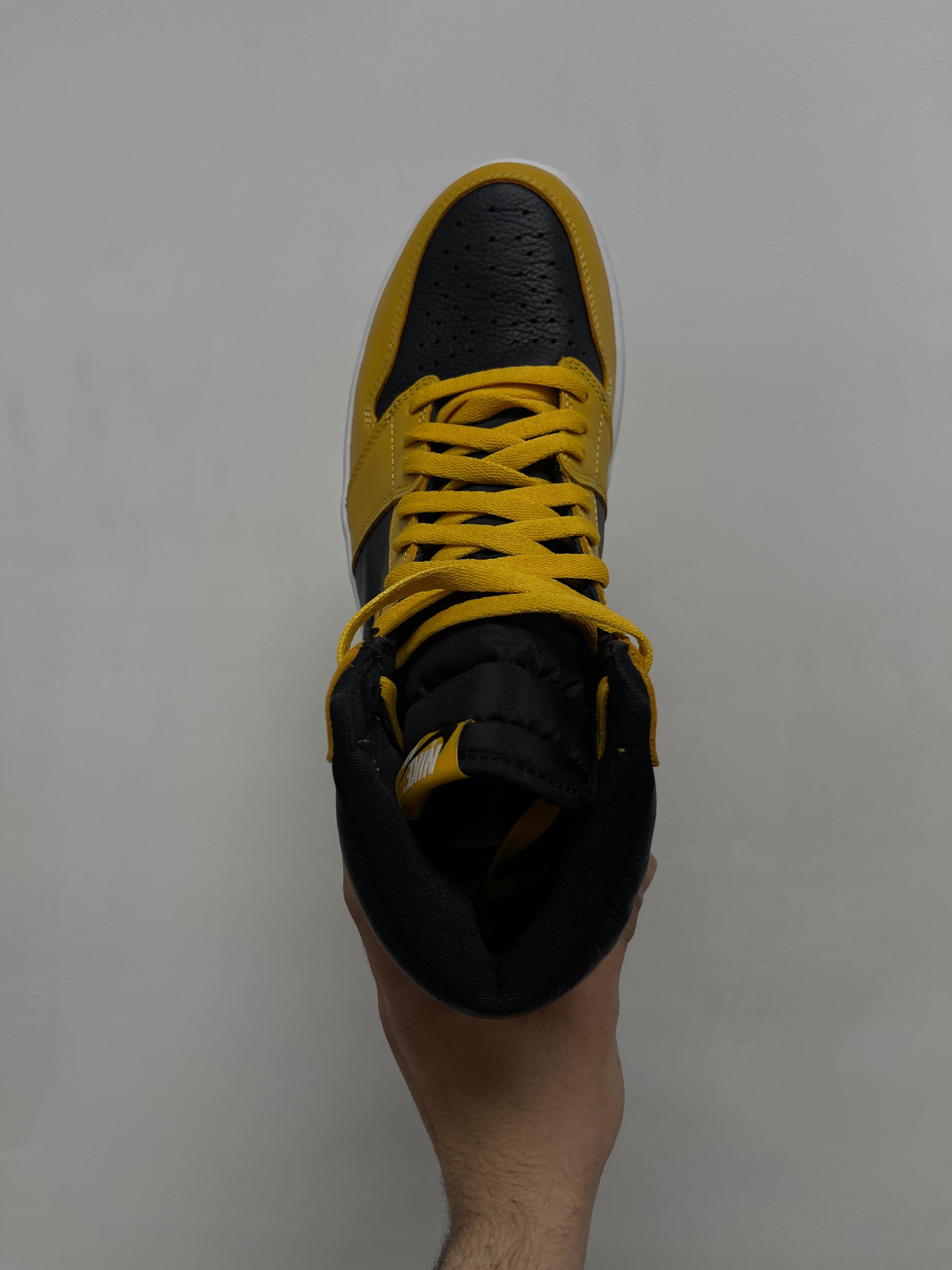 Jordan 1 High Pollen Sneakers