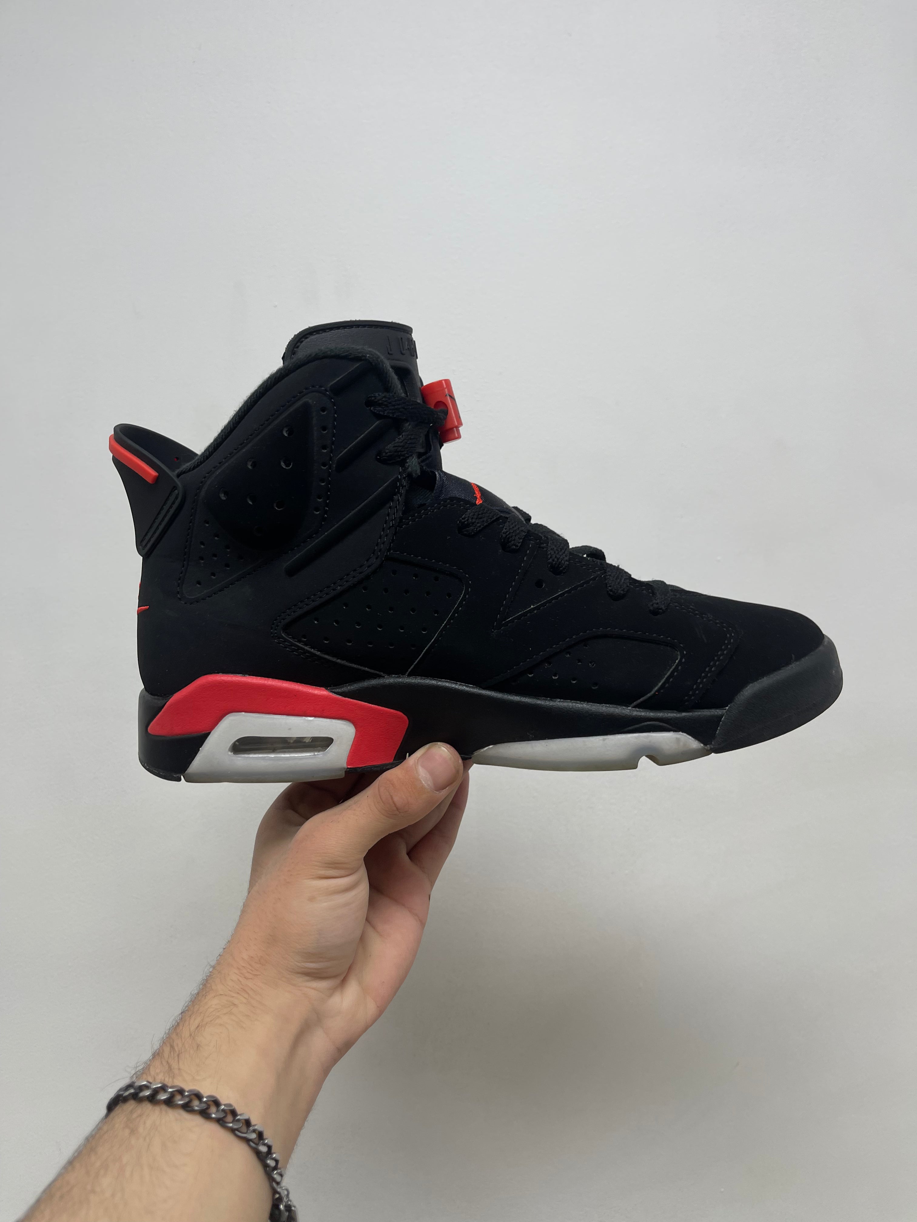 Jordan 6 Infrared Sneakers