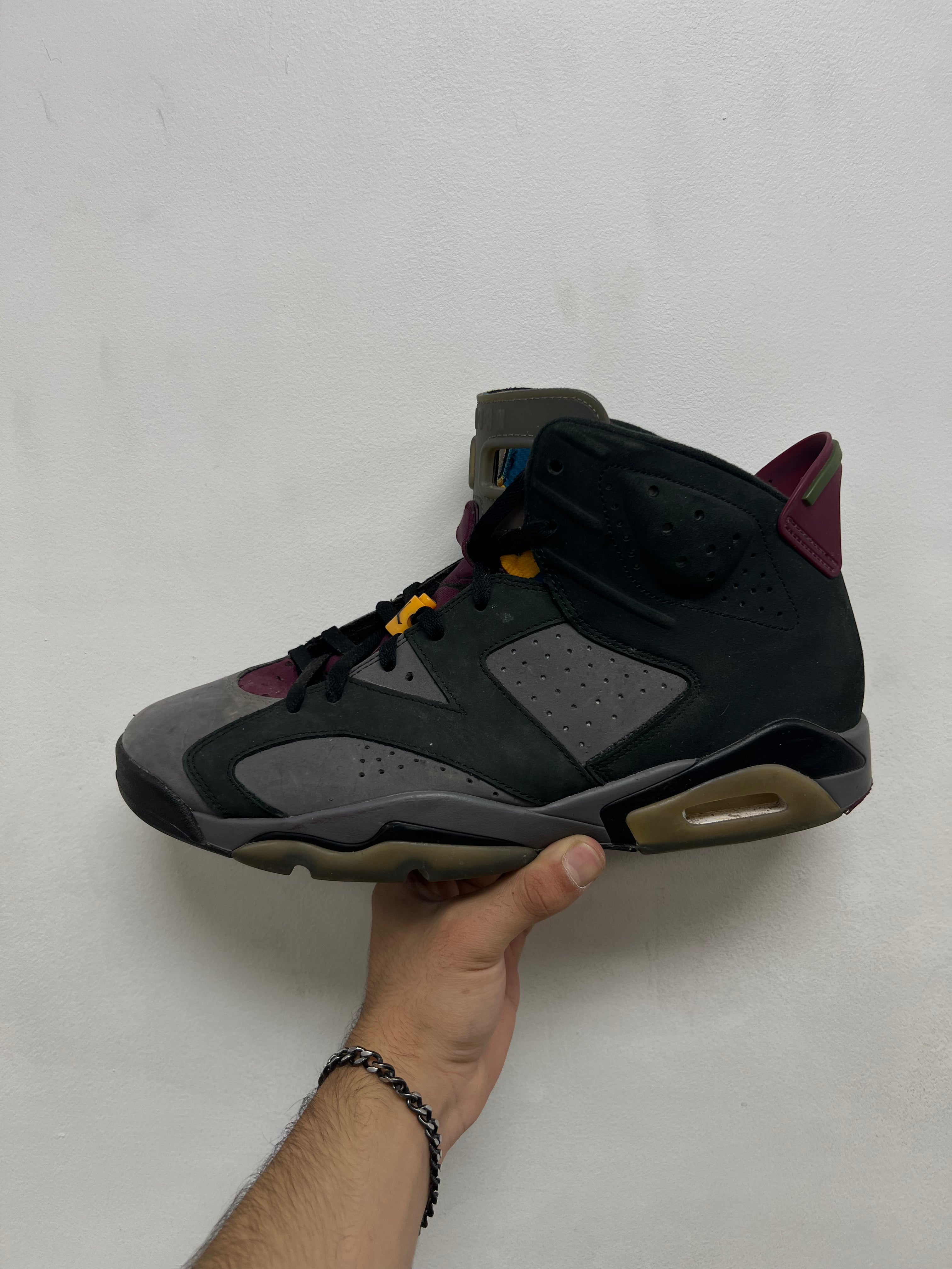Jordan 6 Bordeaux Sneakers