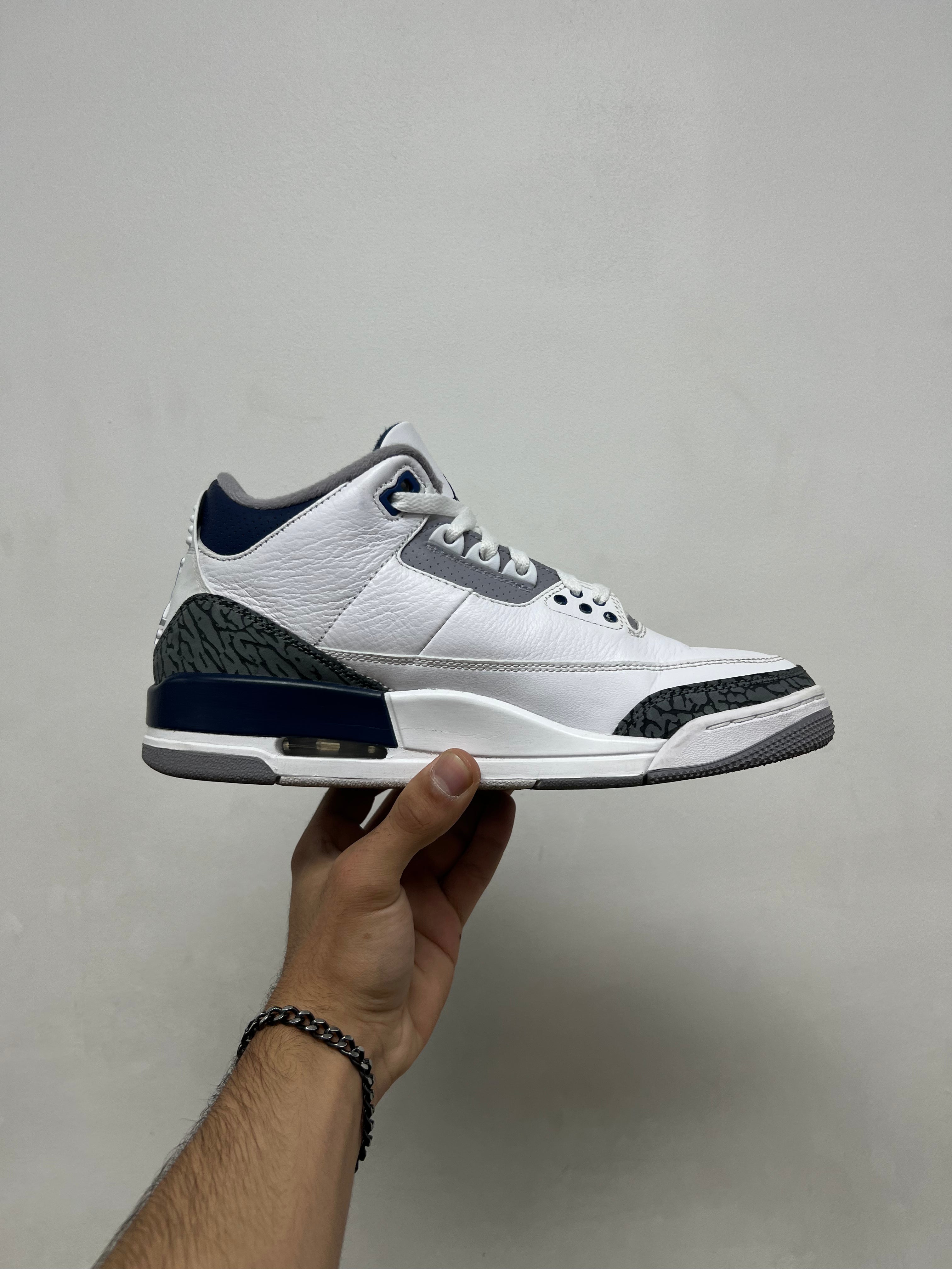 Jordan 3 Midnight Navy Sneakers