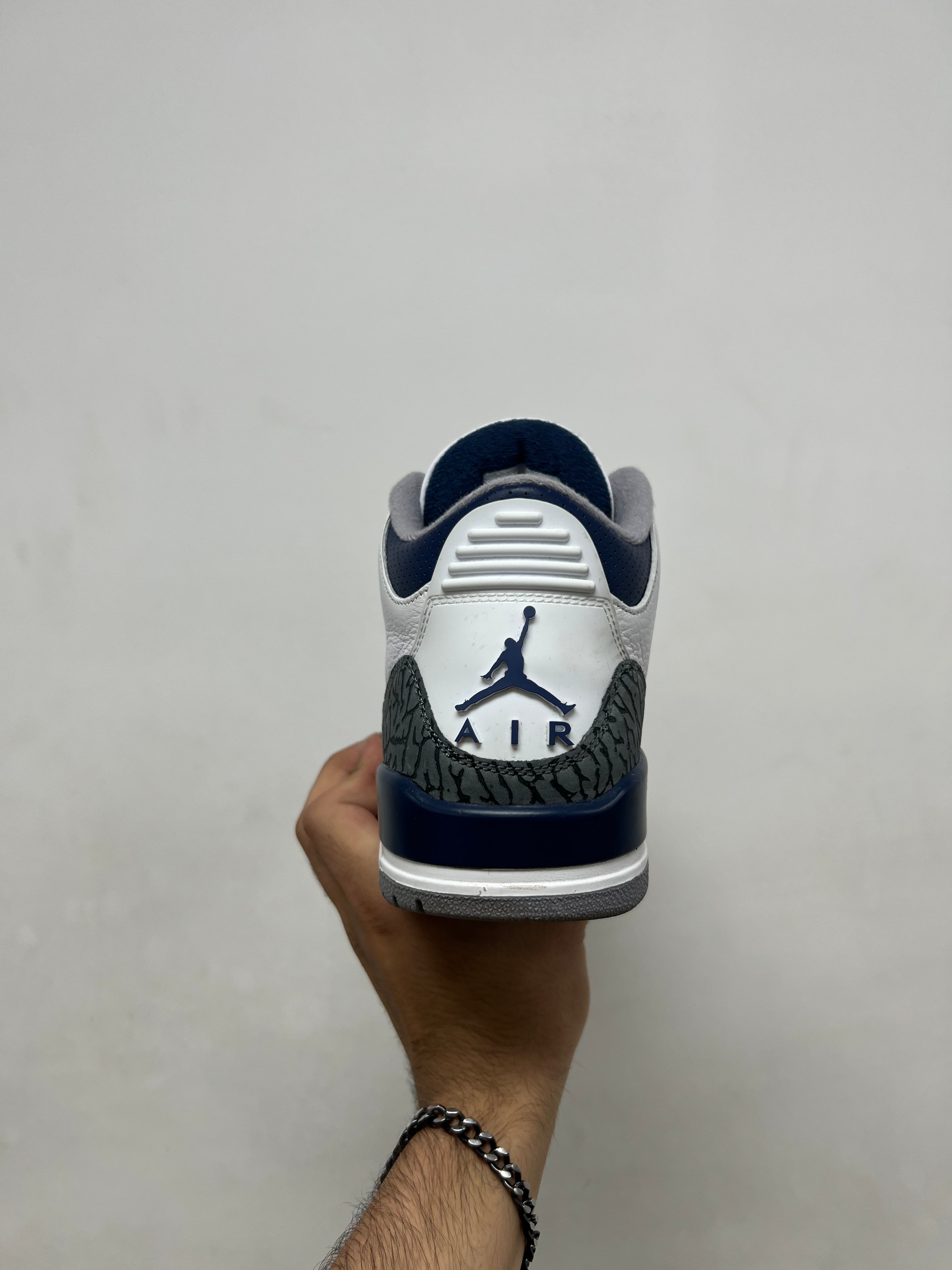 Jordan 3 Midnight Navy Sneakers