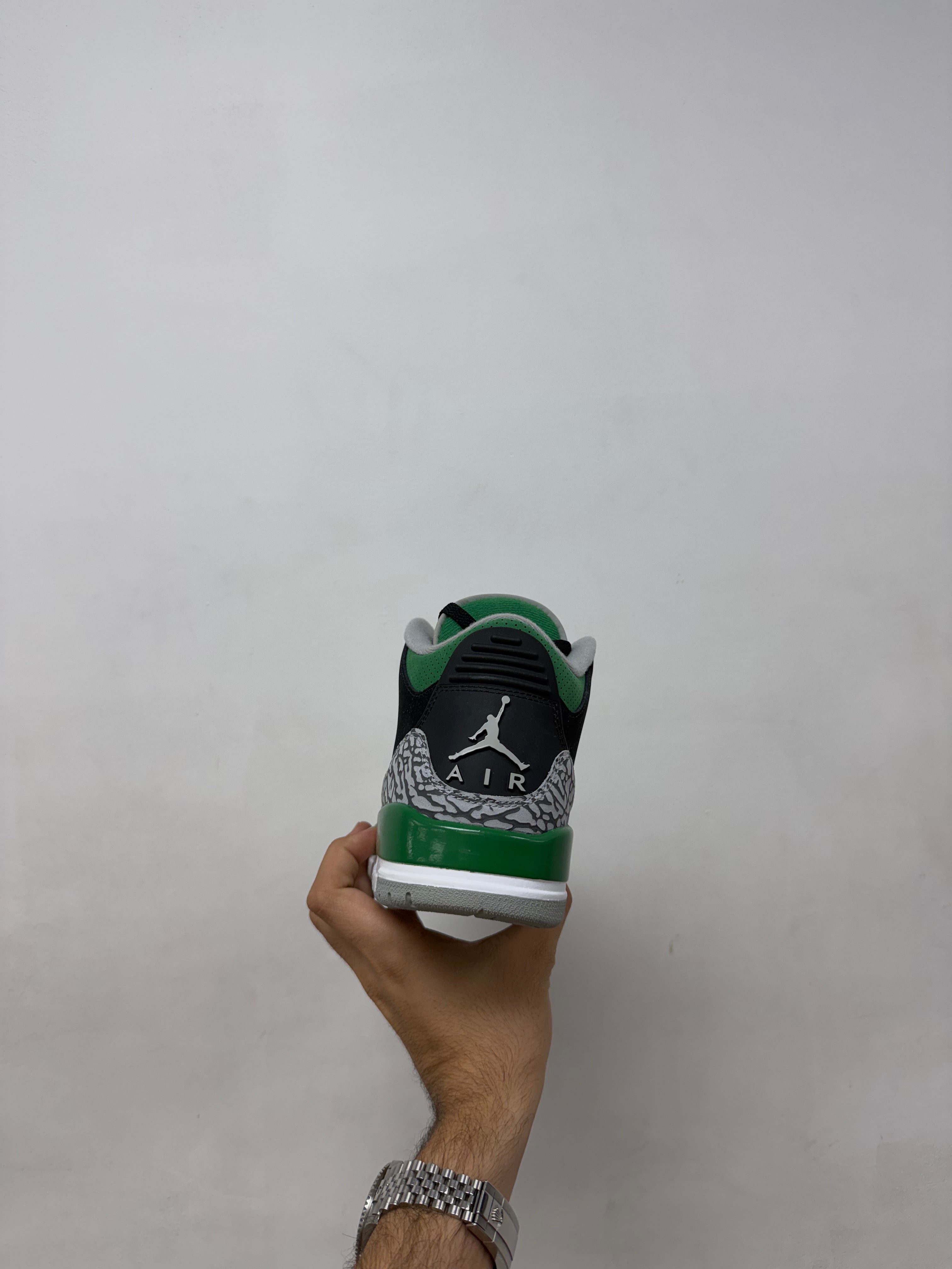 Jordan 3 Pine Green Sneakers