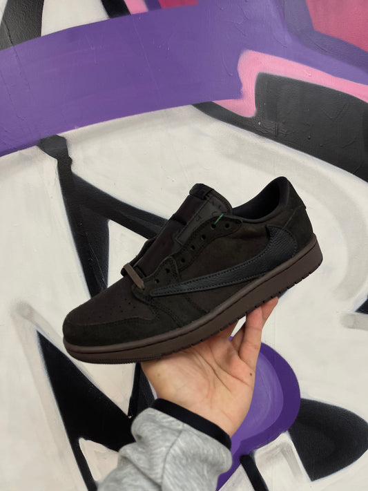 Nike Jordan 1 Low Travis Velet Sneaker