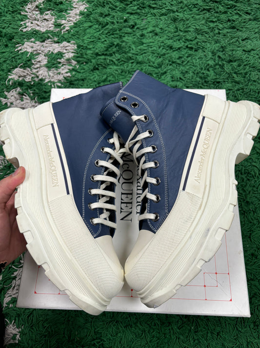 McQueen Oversized Boots Navy size:11.5 Used