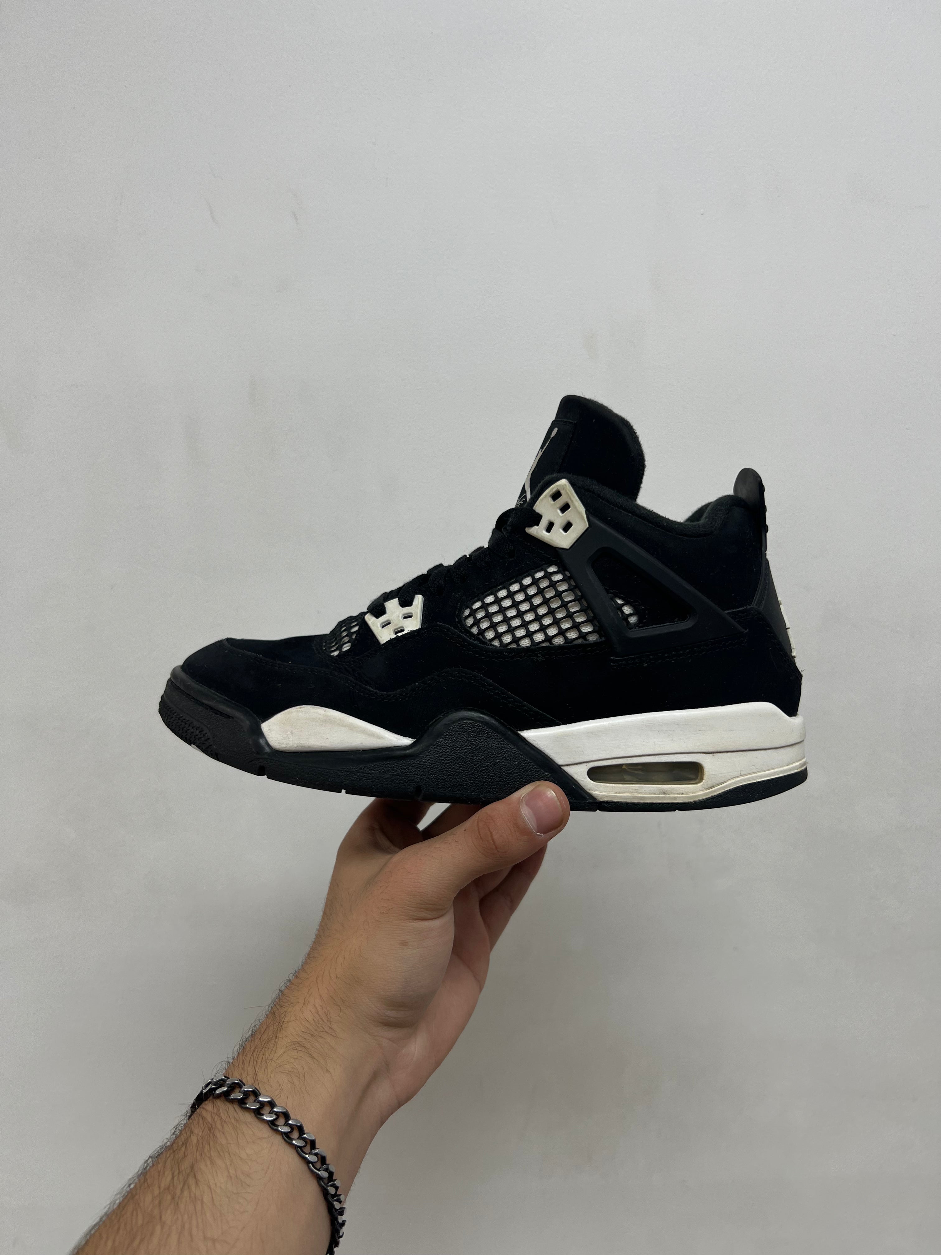 Jordan 4 White Thunder Sneakers