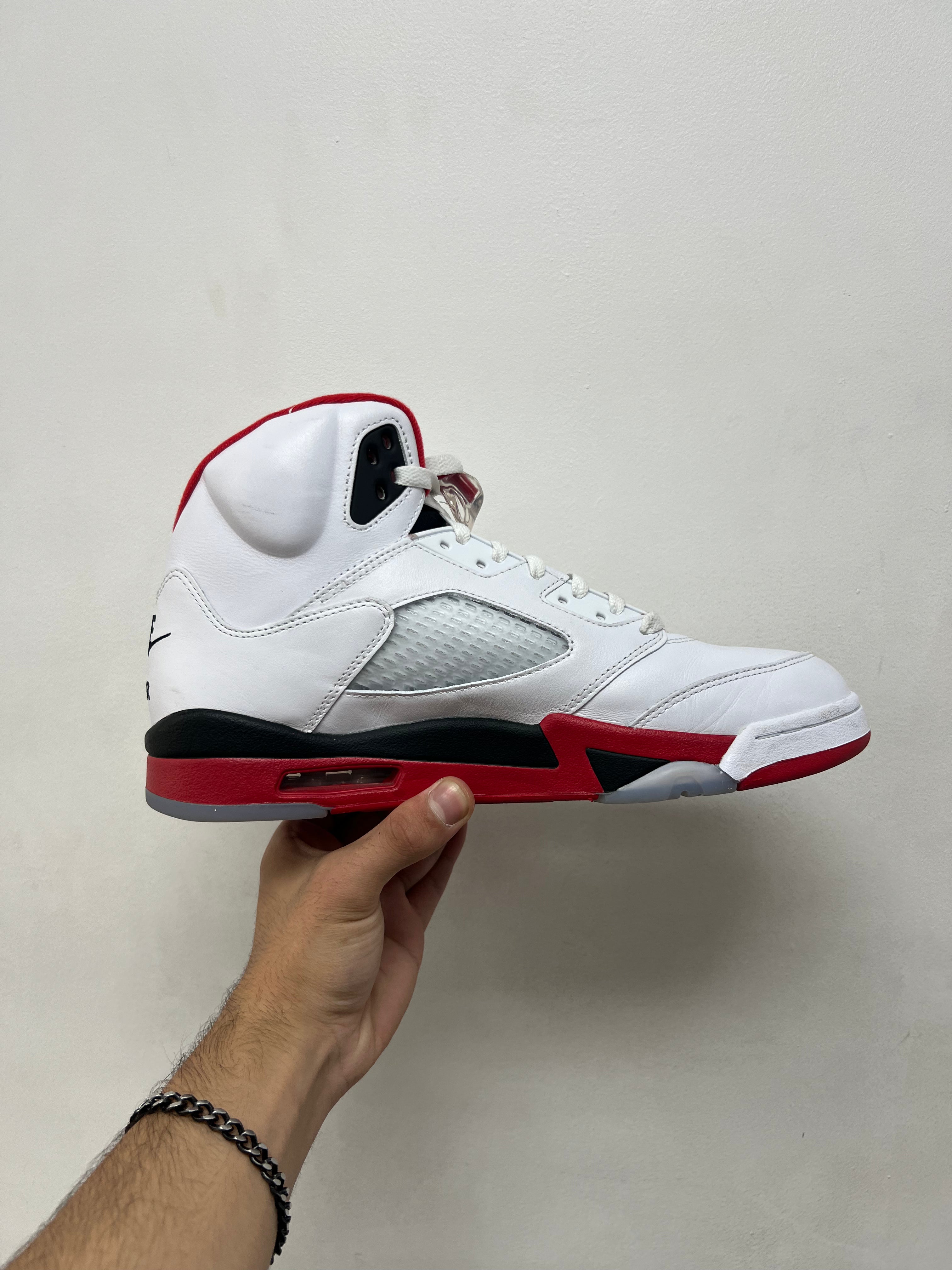 Jordan 5 Fire Red Sneakers