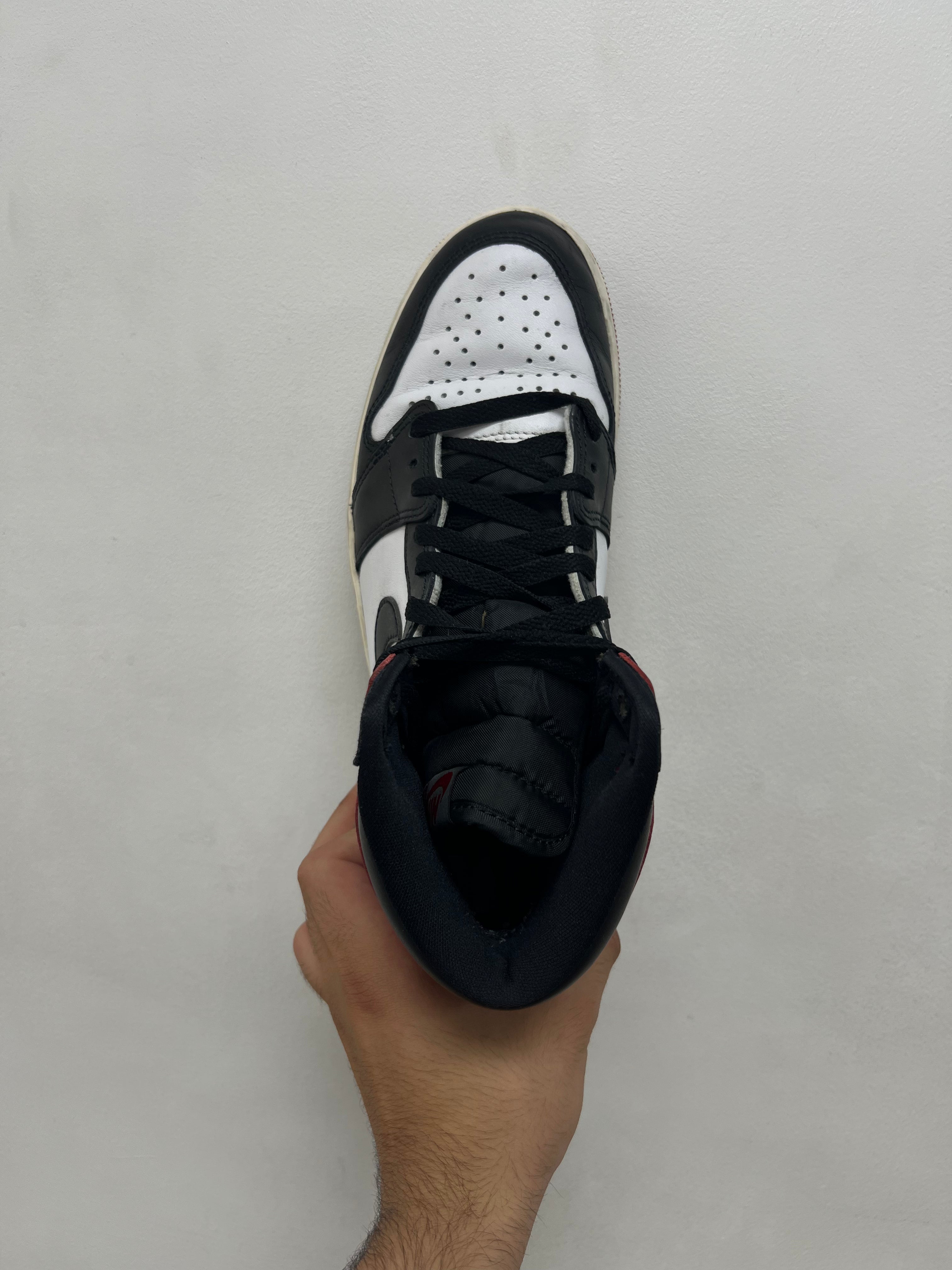 Jordan 1 Black Toe Sneakers