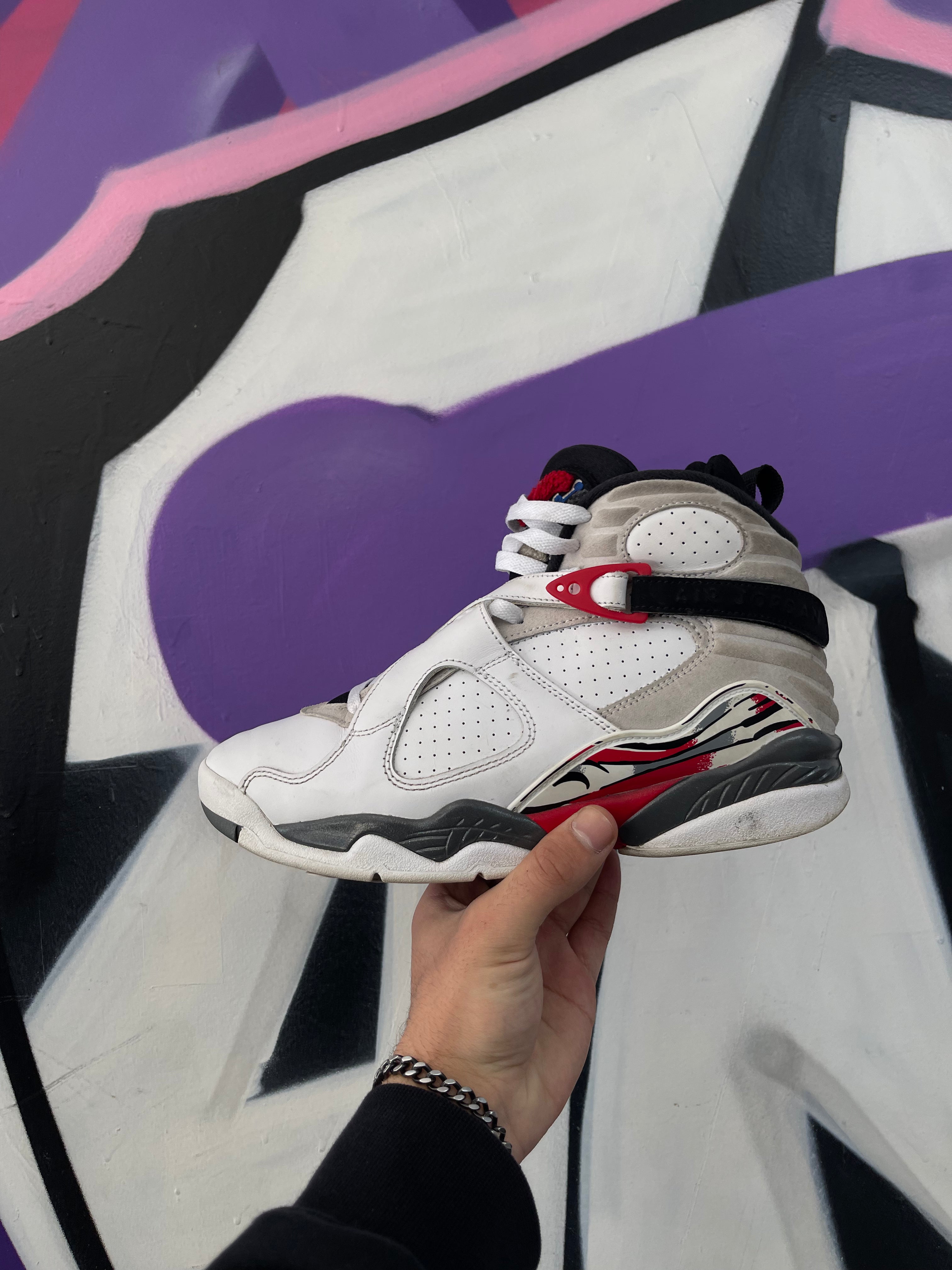 Jordan 8 Bugs Bunny Sneakers