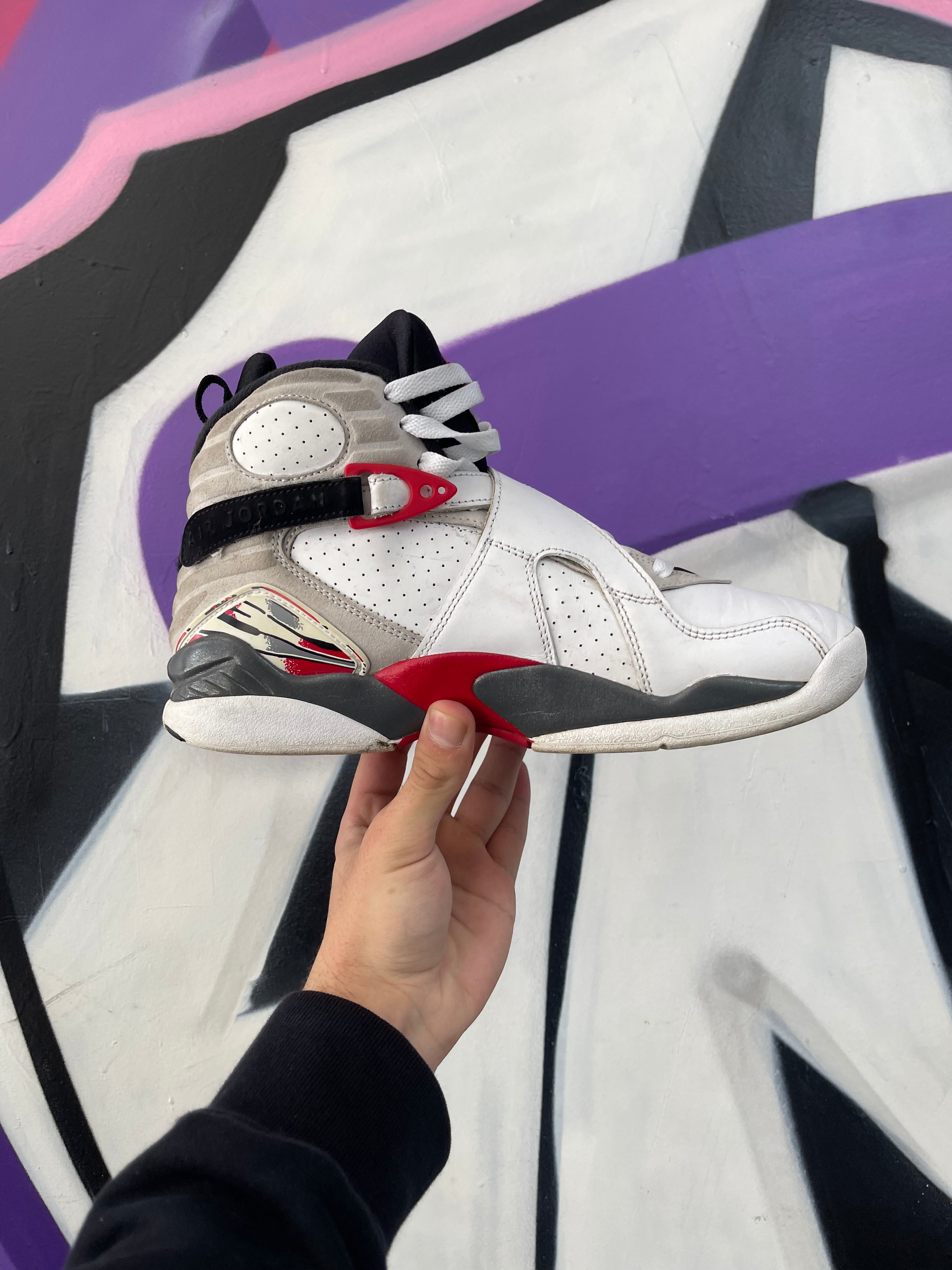 Jordan 8 Bugs Bunny Sneakers