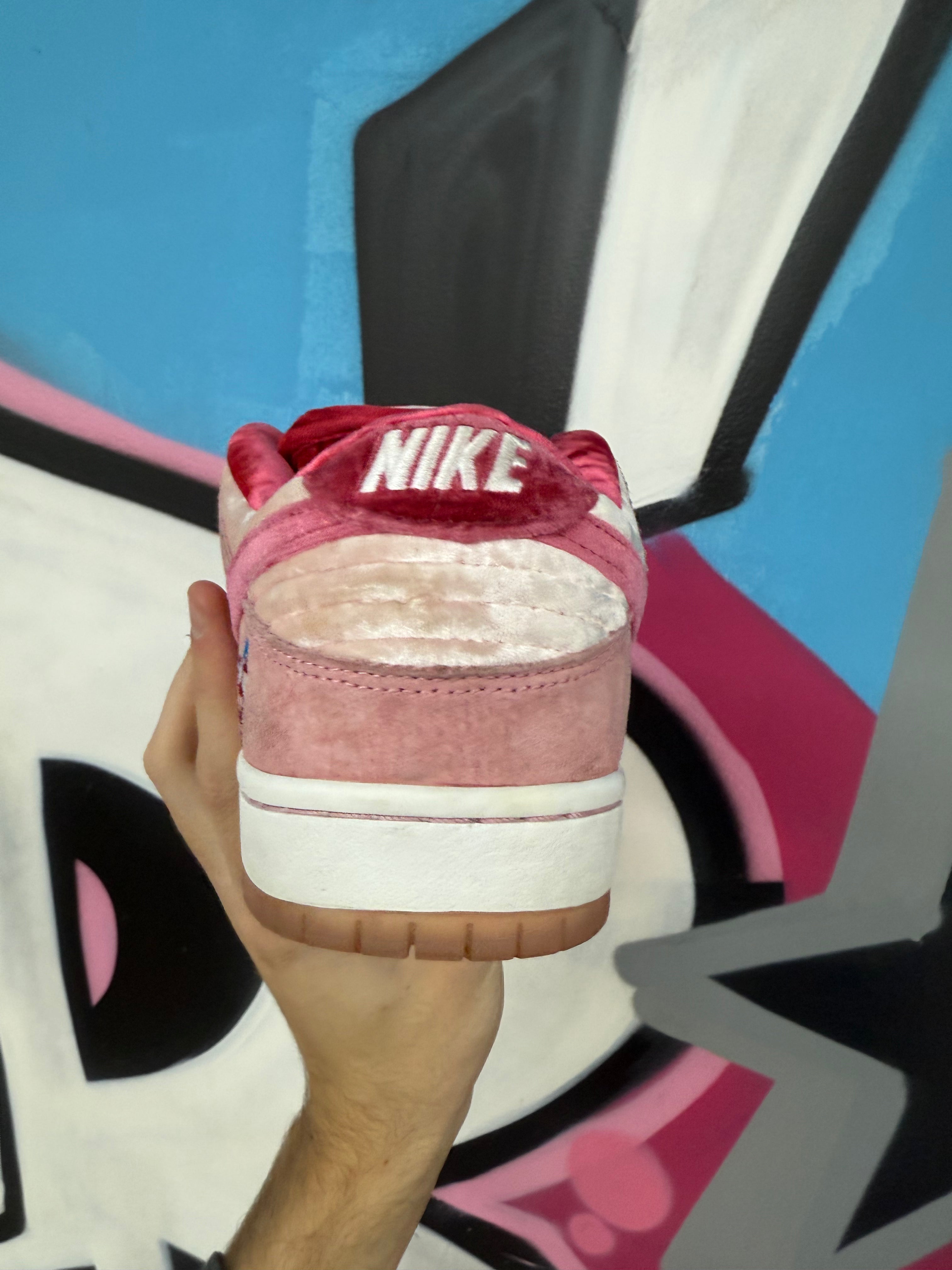 Nike SB Dunk Low Strange Love Sneakers