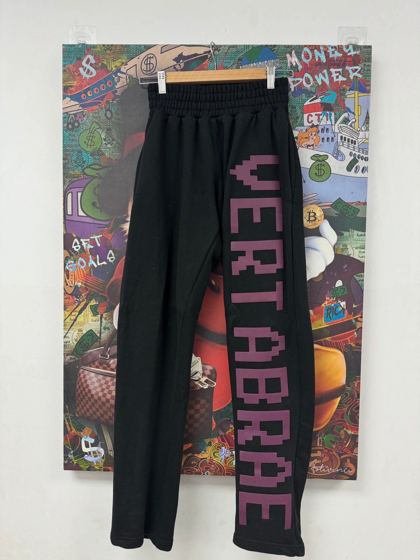 Vertabrae Sweats Black Maroon Used Large N/A