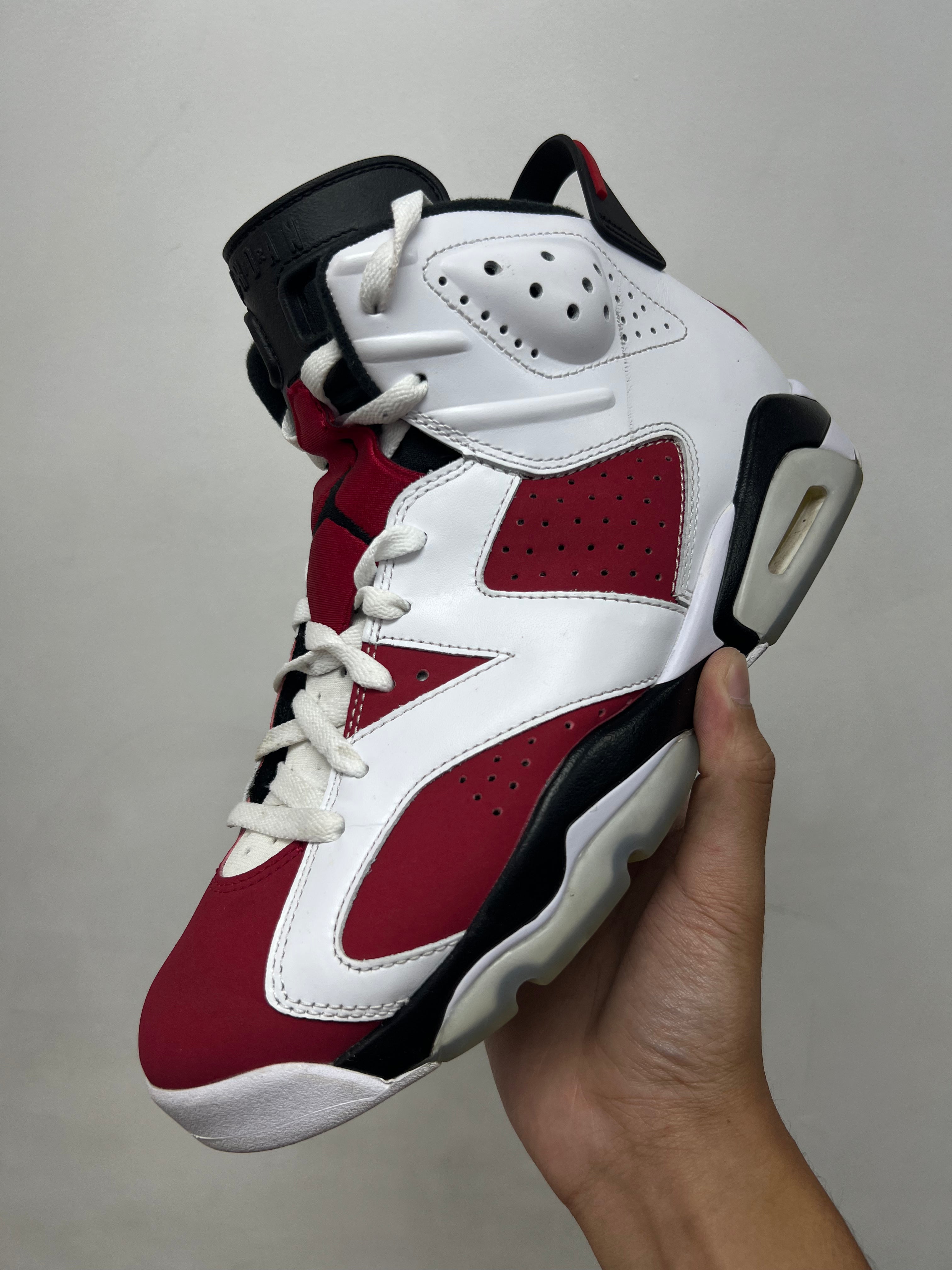 Jordan 6 Carmine Sneakers