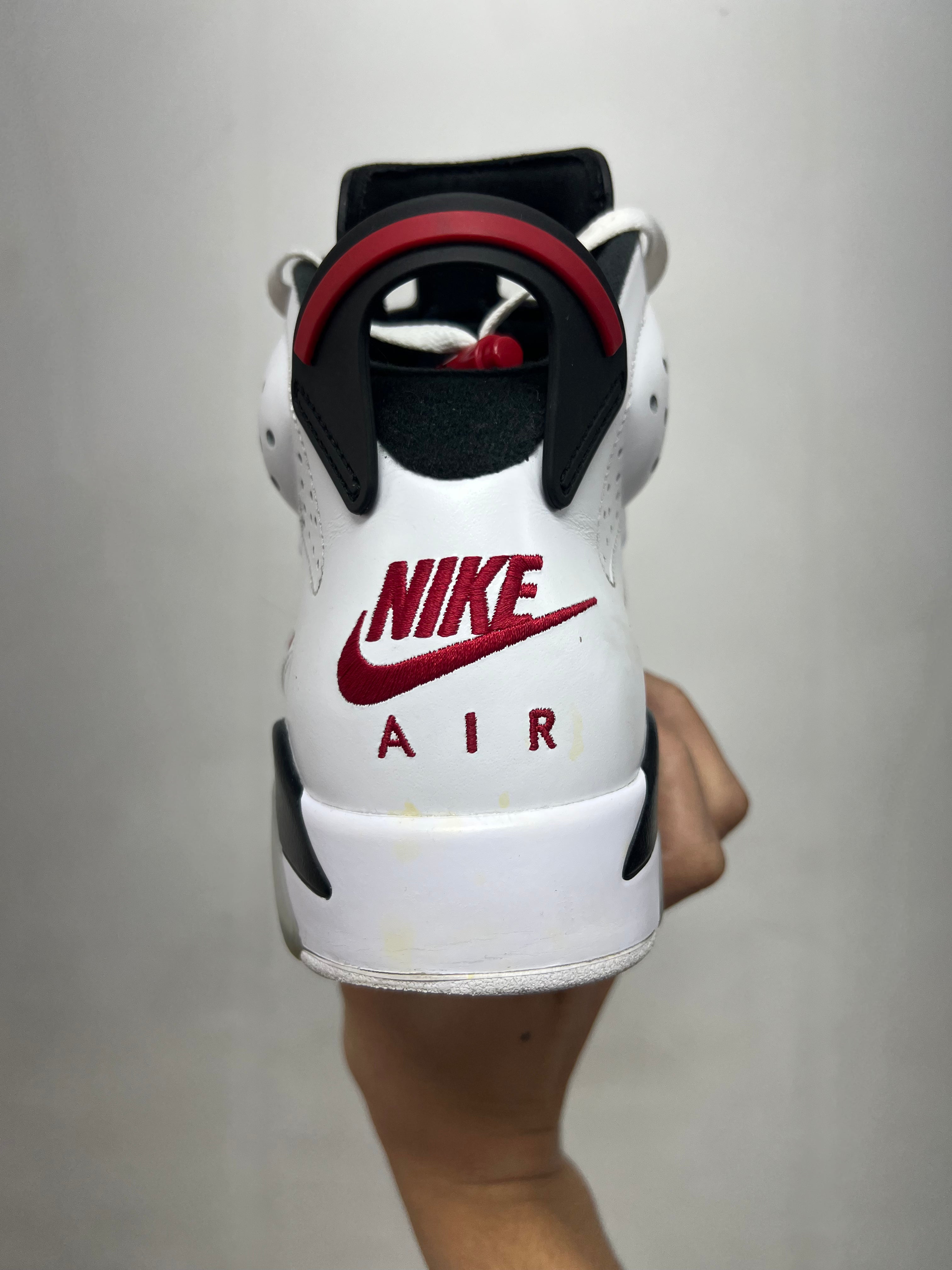 Jordan 6 Carmine Sneakers