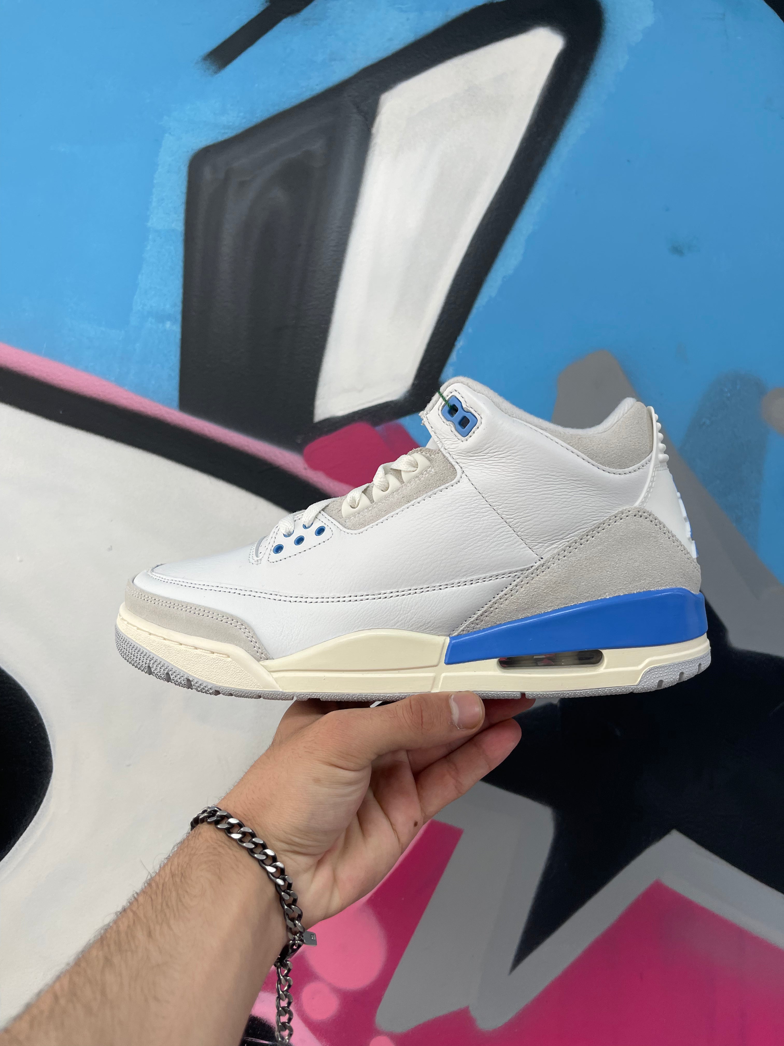 Jordan 3 Lucky Shorts Sneakers
