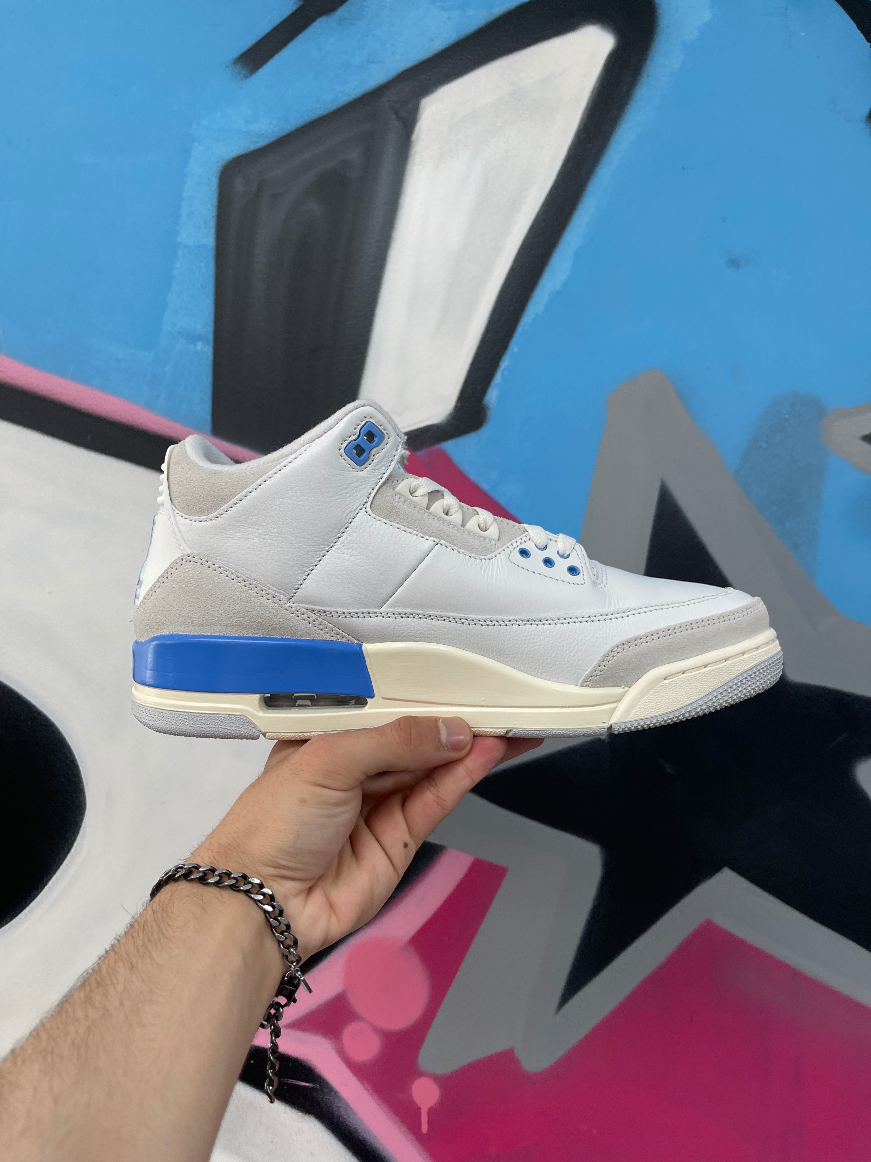 Jordan 3 Lucky Shorts Sneakers