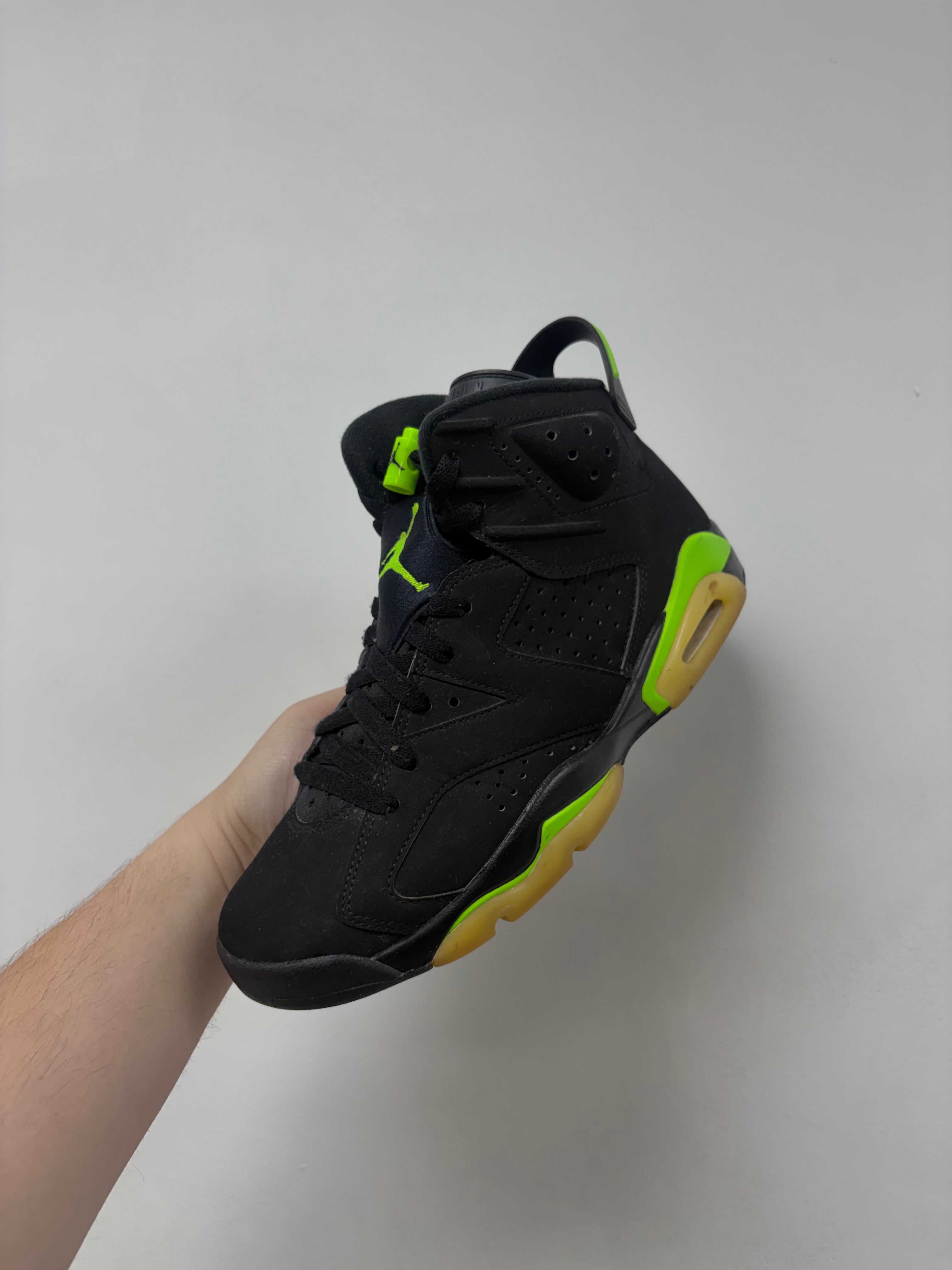 Jordan 6 Electric Green (Yellowed) Sneakers
