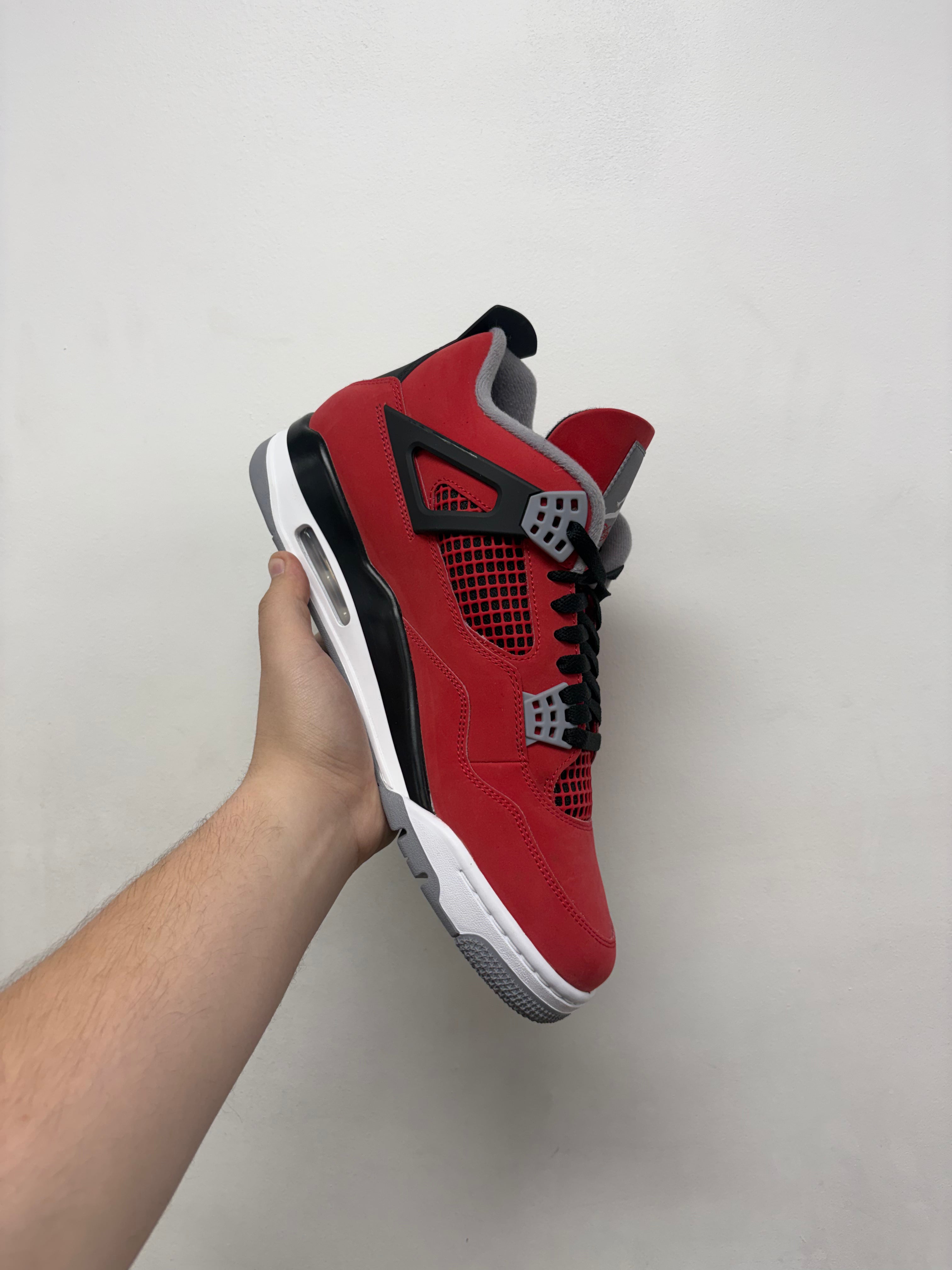 Jordan 4 Toro Sneakers
