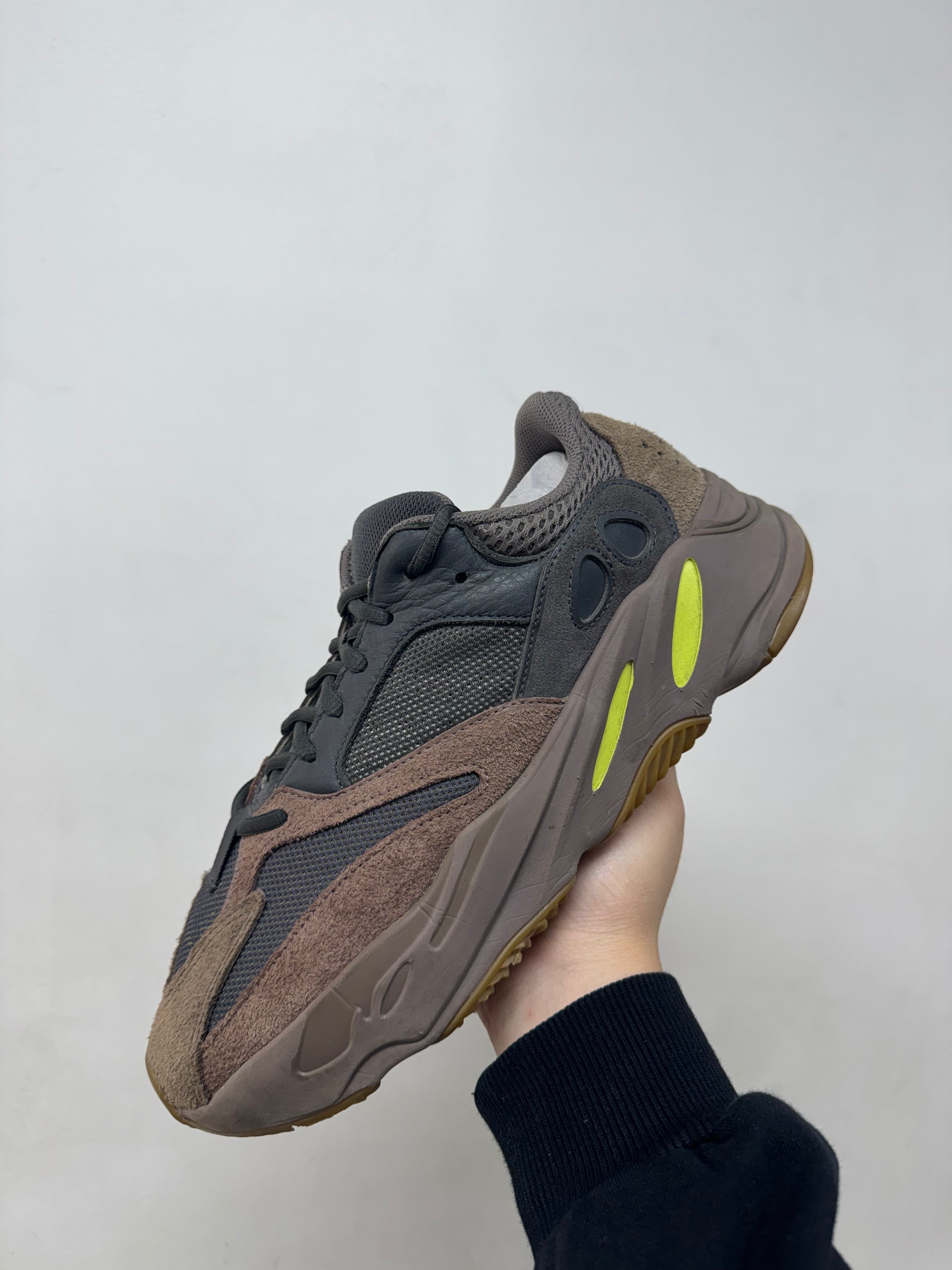 YZY 700 Mauve Sneakers