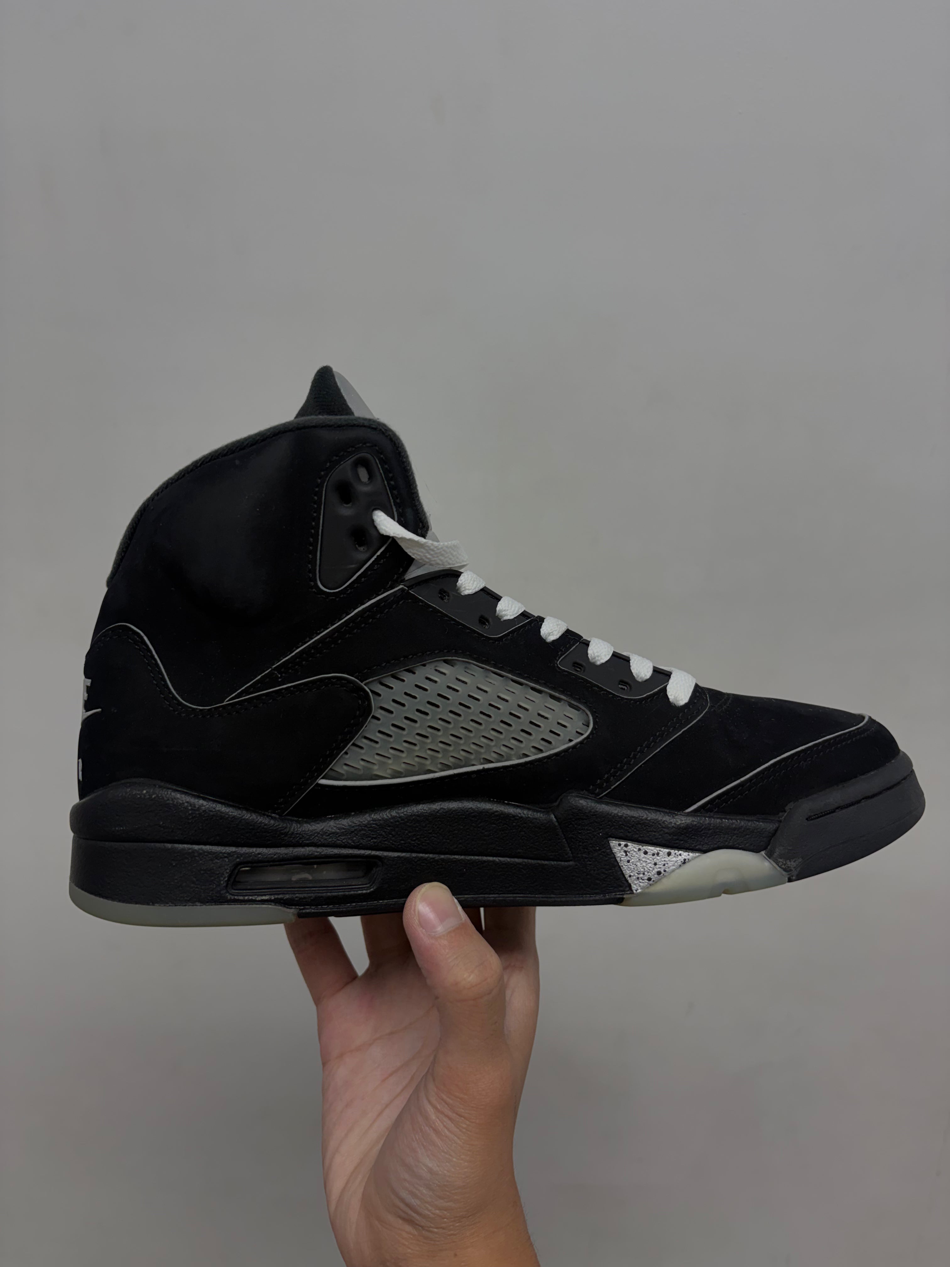 Jordan 5 Black Metallic Sneakers