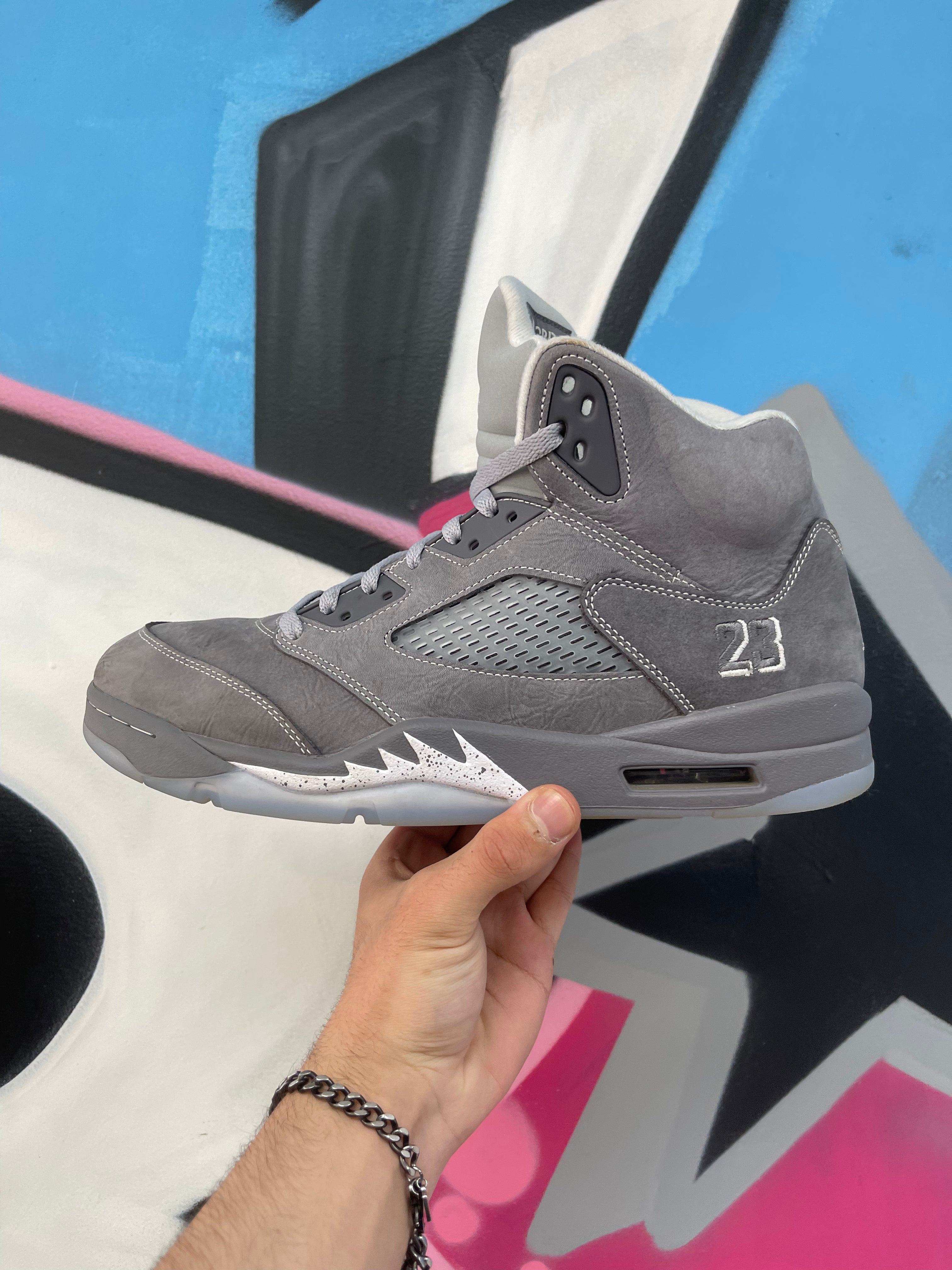 Jordan 5 Wolf Grey Sneakers