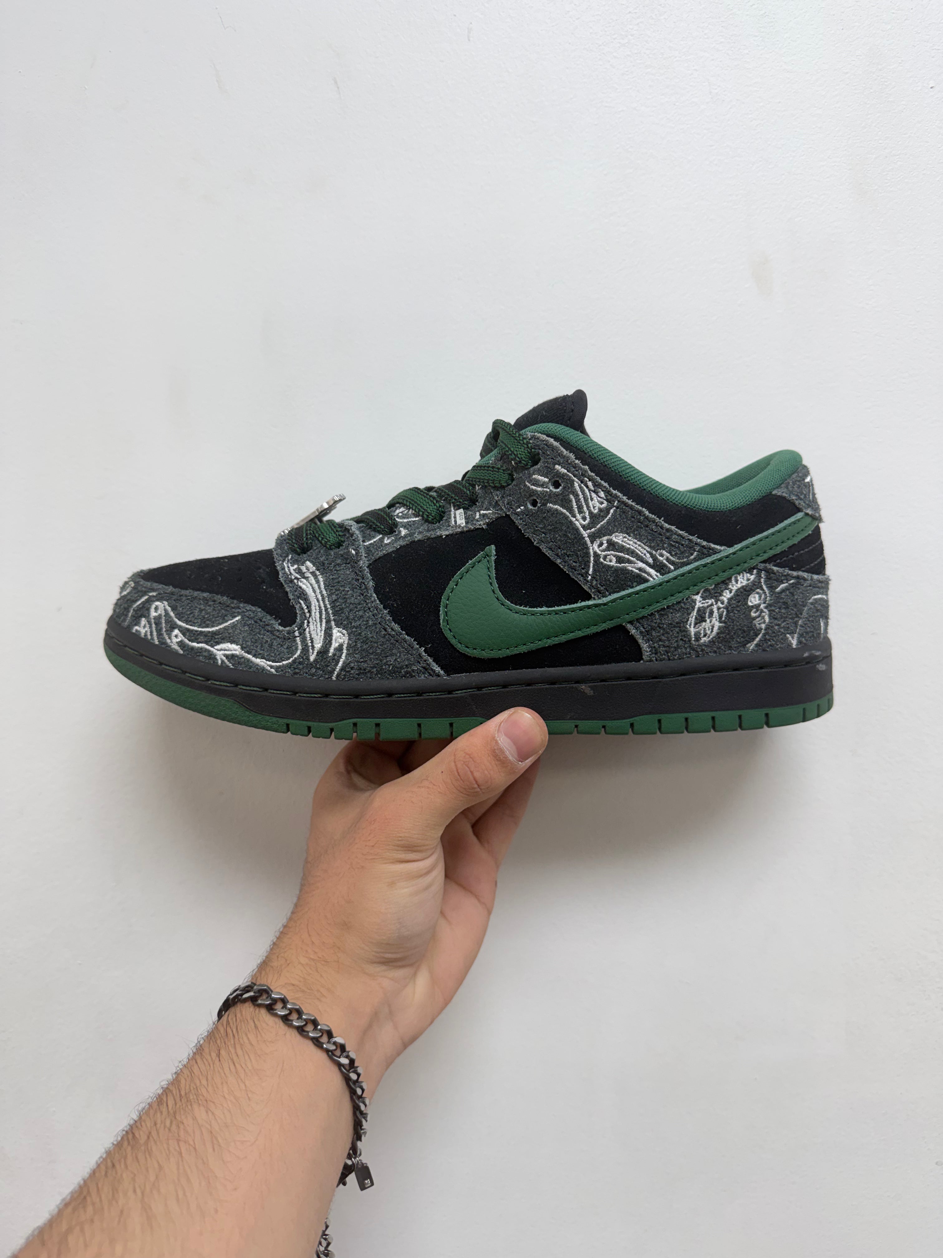 Nike SB Dunk Low There Skateboards Sneakers