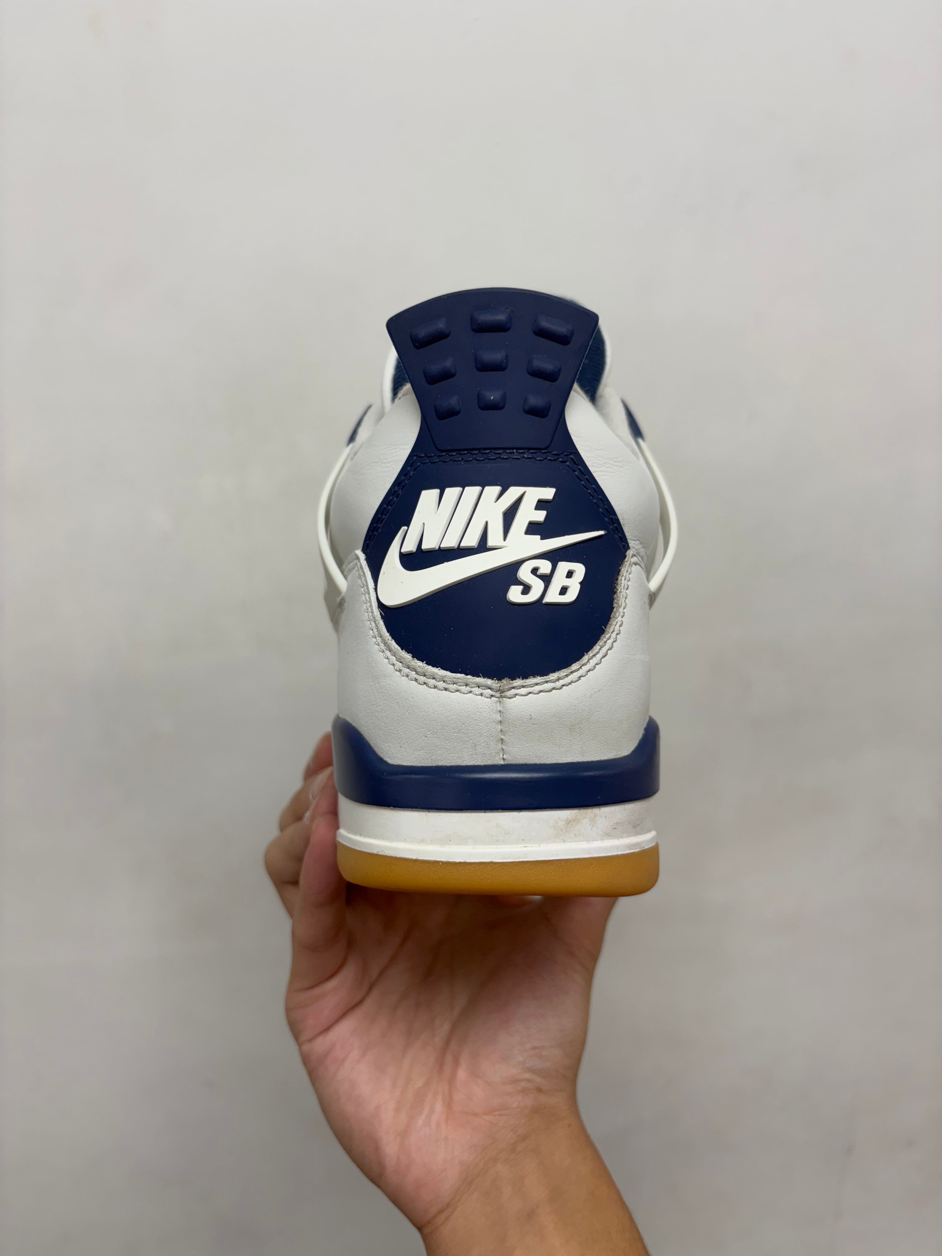 Jordan 4 SB Navy Sneakers