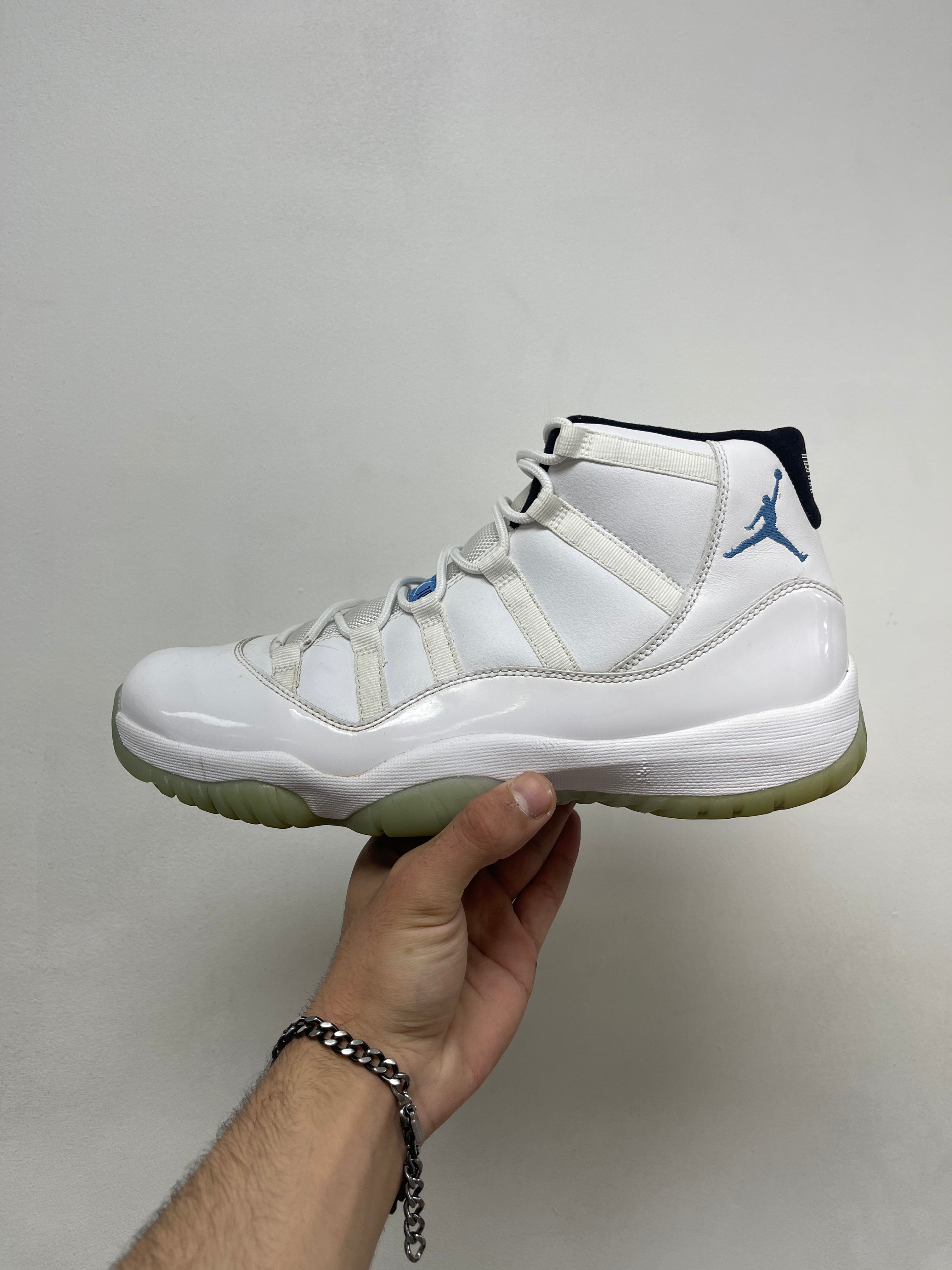 Jordan 11 Legend Blue (2014) Sneakers