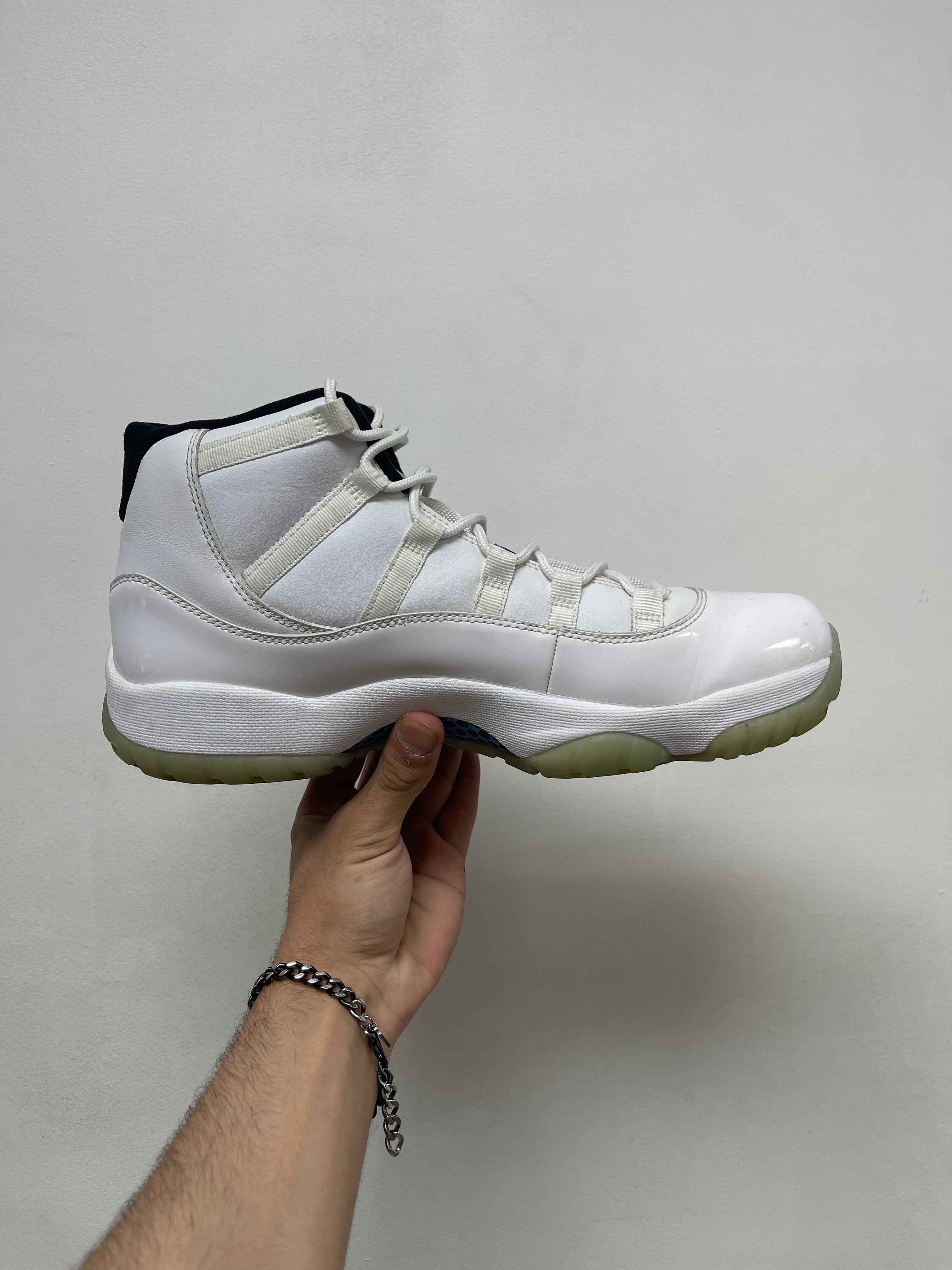 Jordan 11 Legend Blue (2014) Sneakers