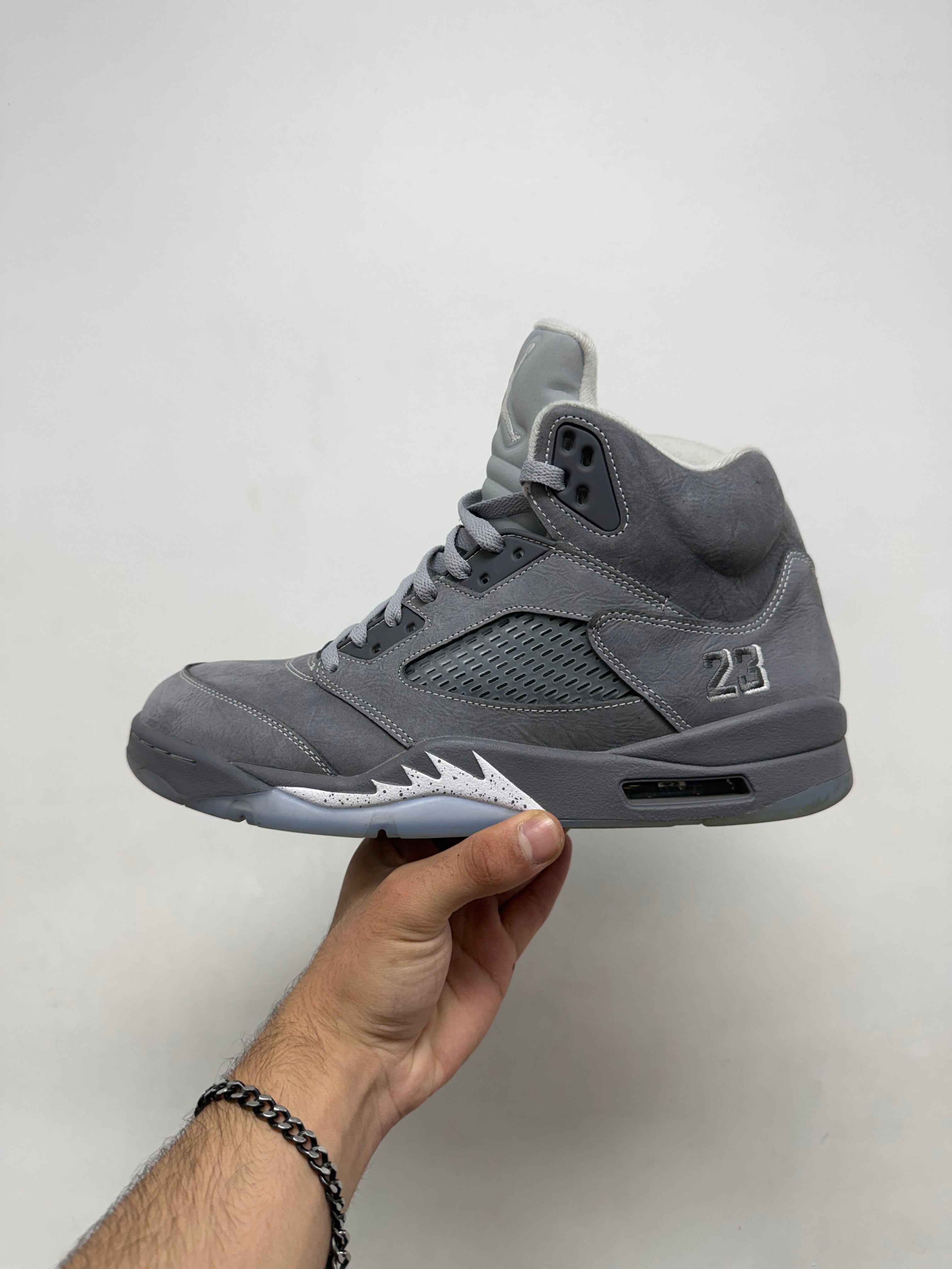 Jordan 5 Wolf Grey Sneakers