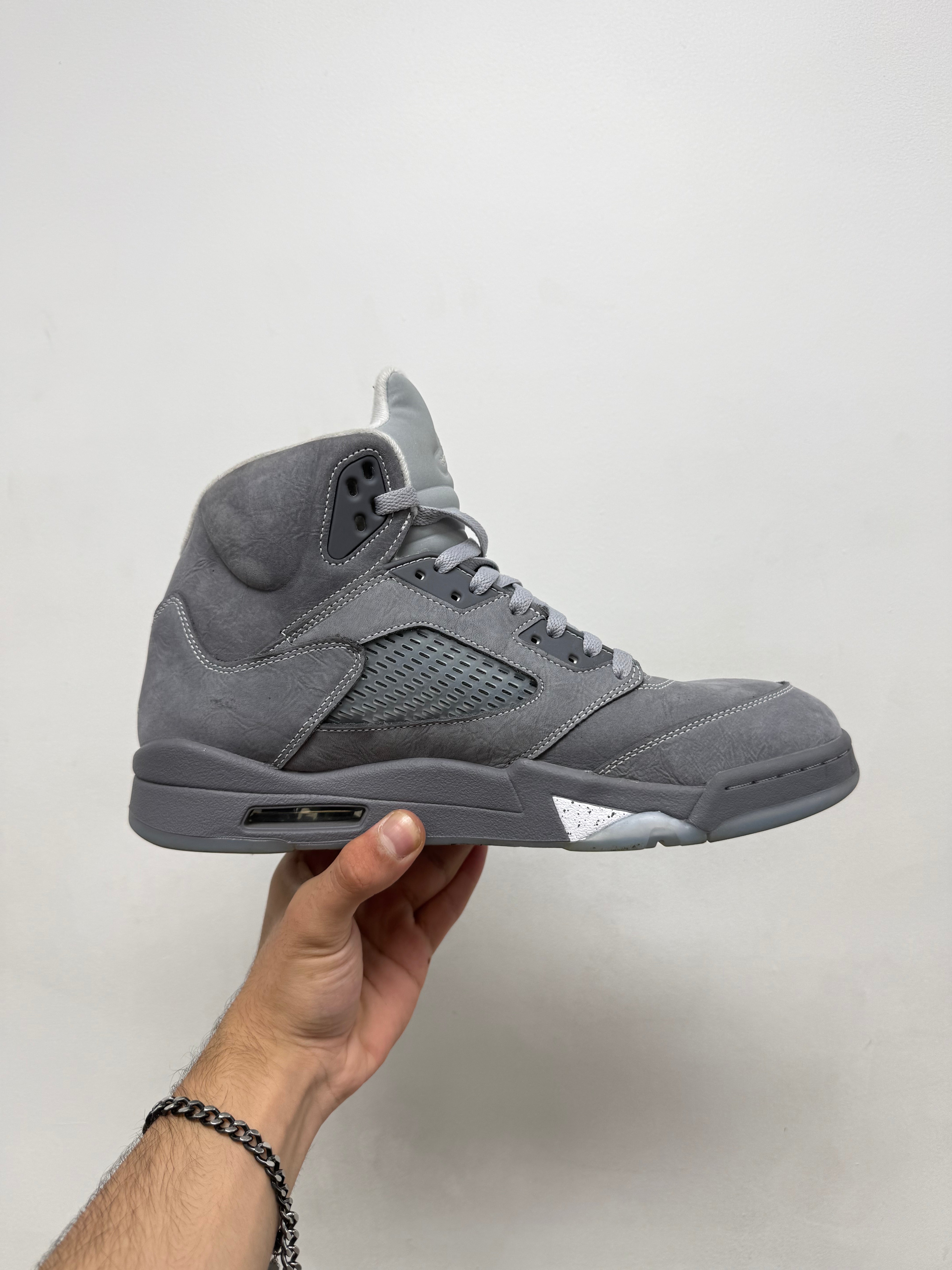 Jordan 5 Wolf Grey Sneakers
