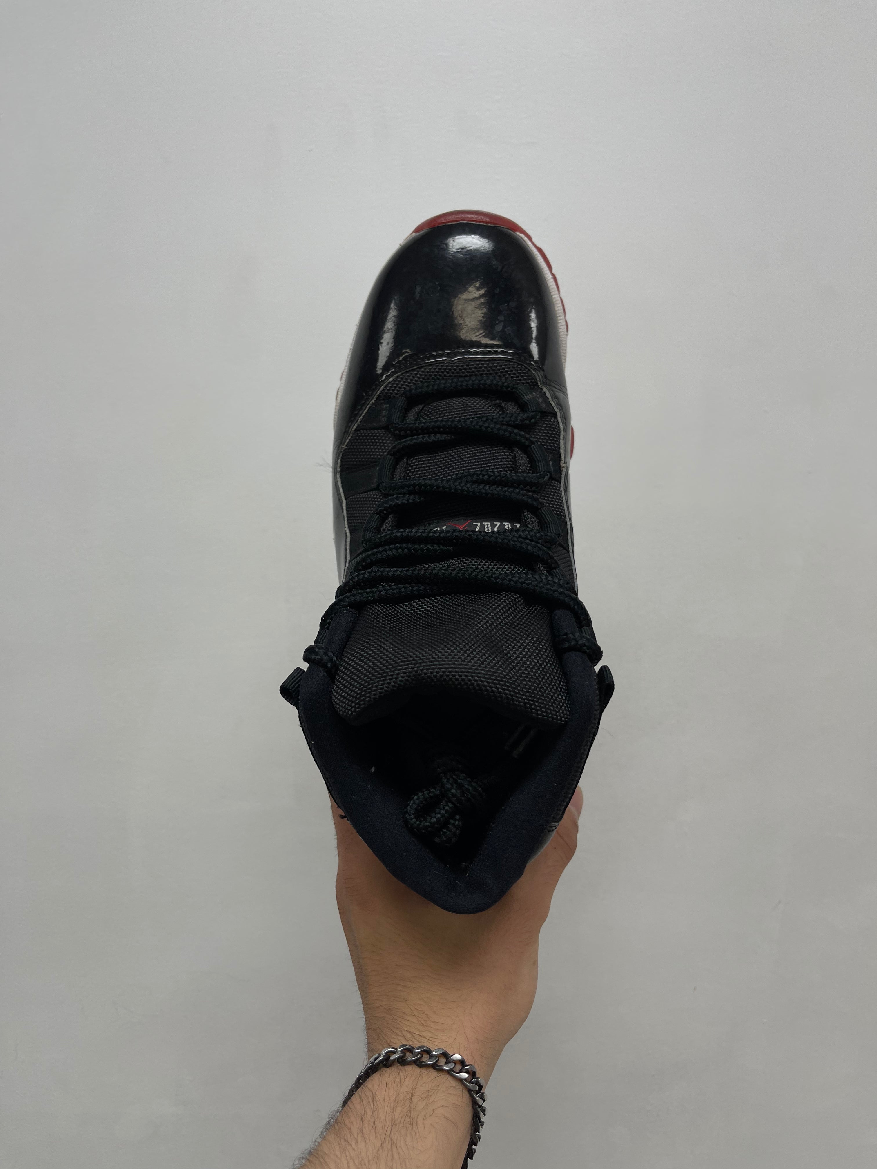 Jordan 11 Bred Sneakers