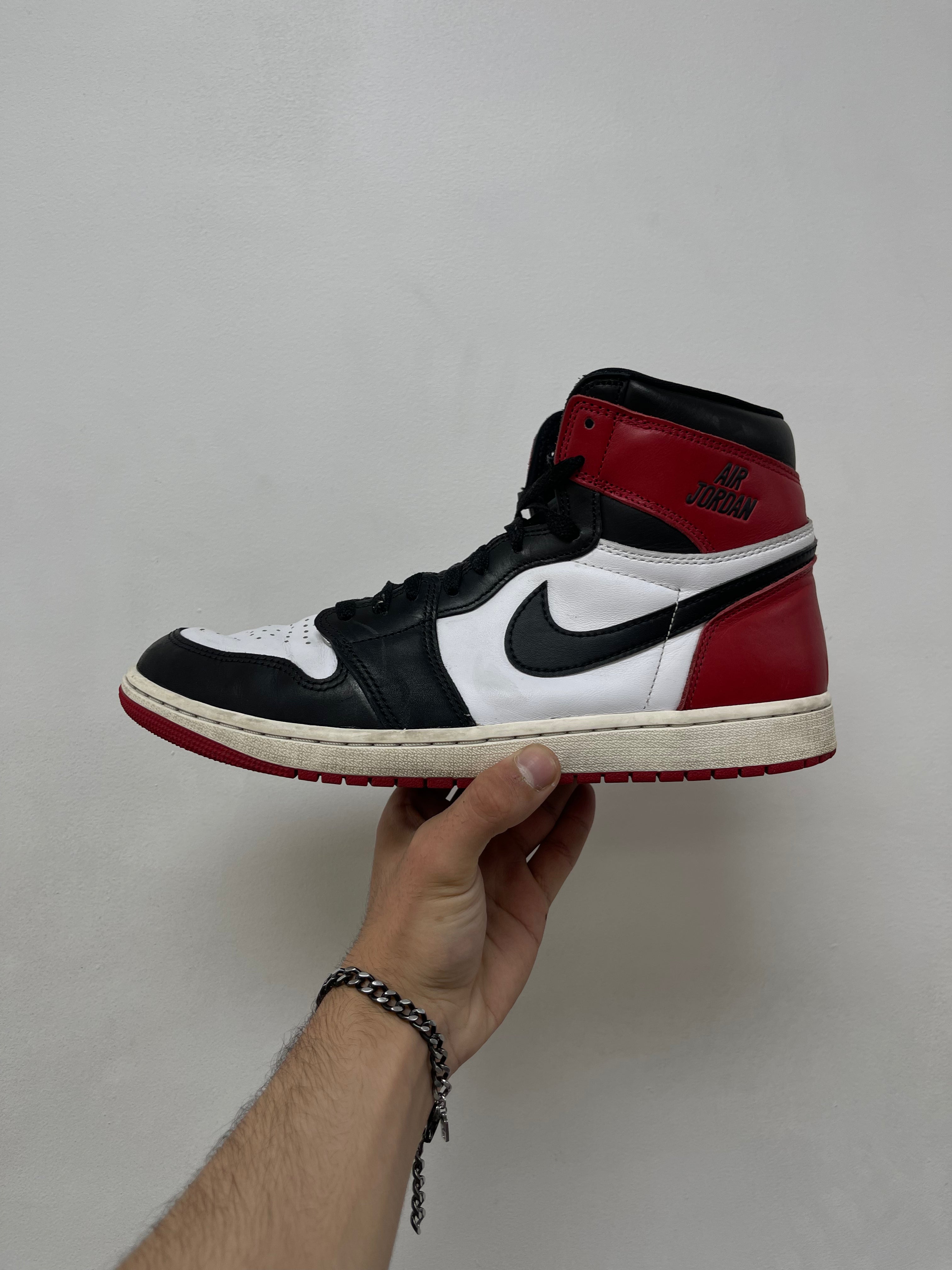 Jordan 1 Black Toe (2025) Sneakers
