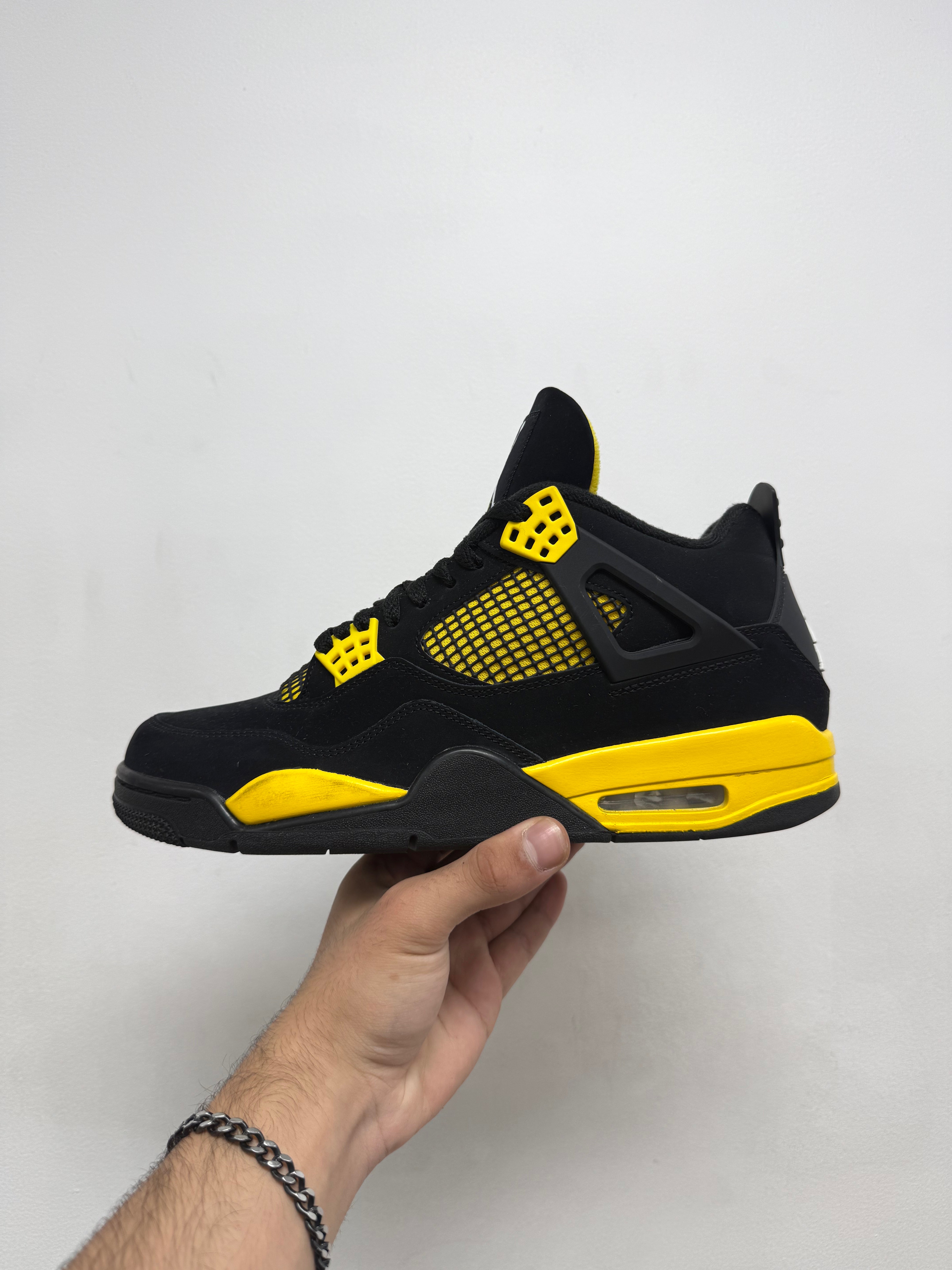 Jordan 4 Yellow Thunder Sneakers