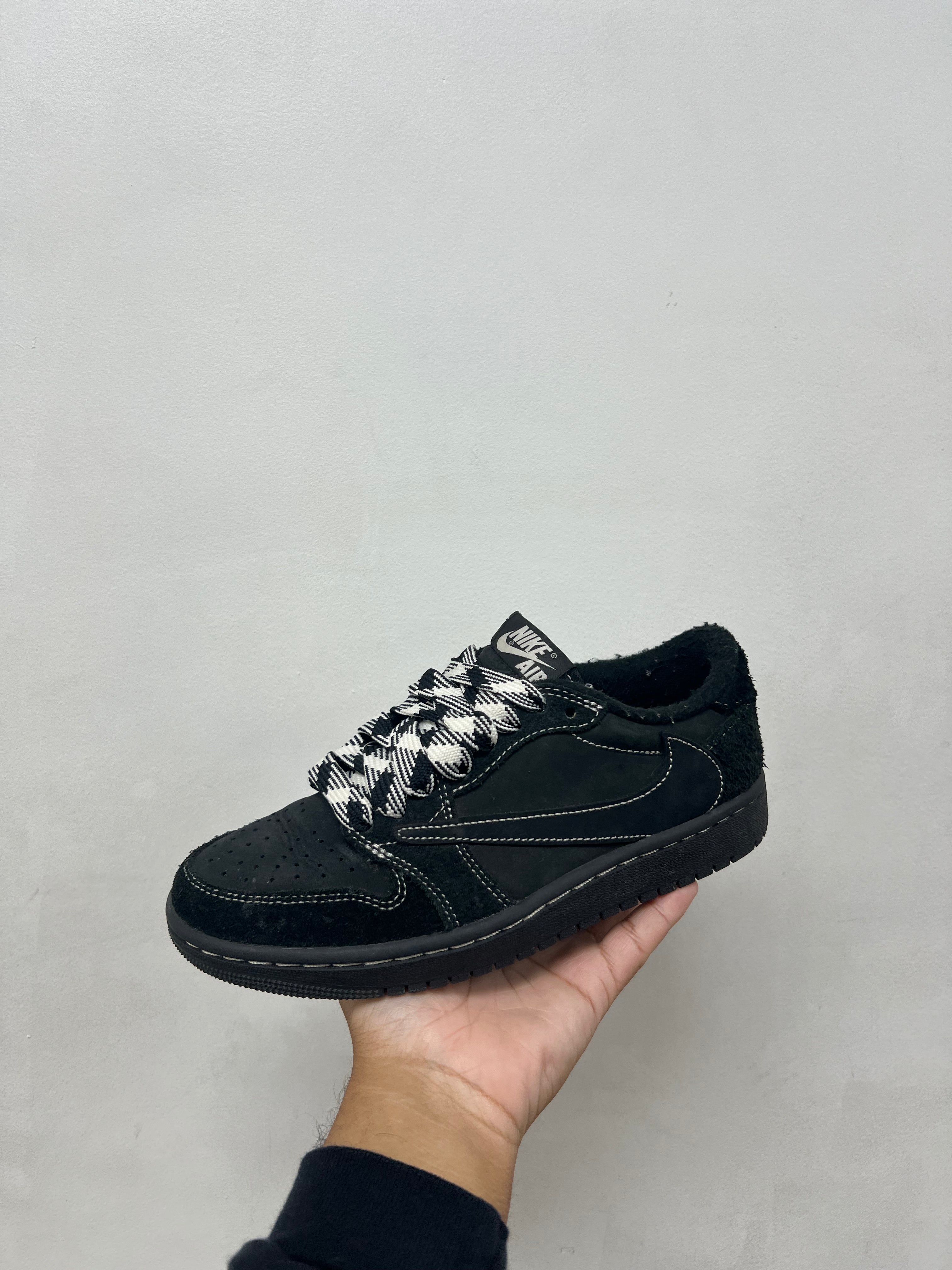 Jordan 1 Low Travis Scott Phantom Sneakers