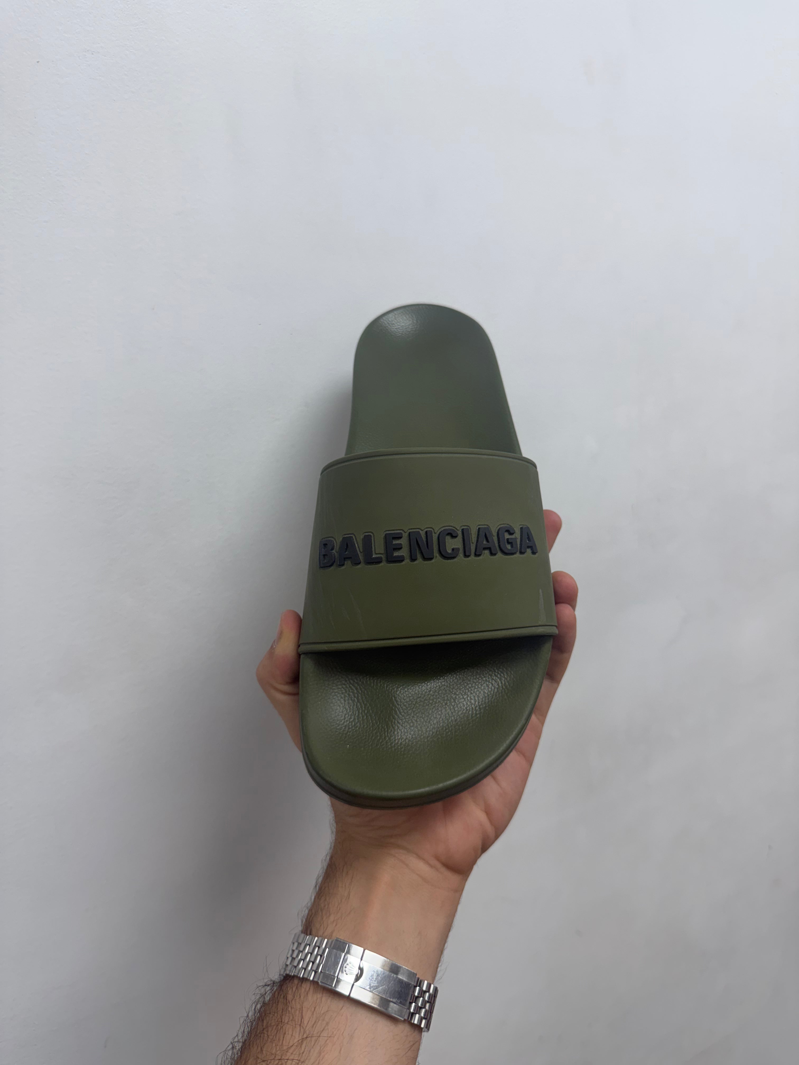 Balencia Olive Black Logo Slides