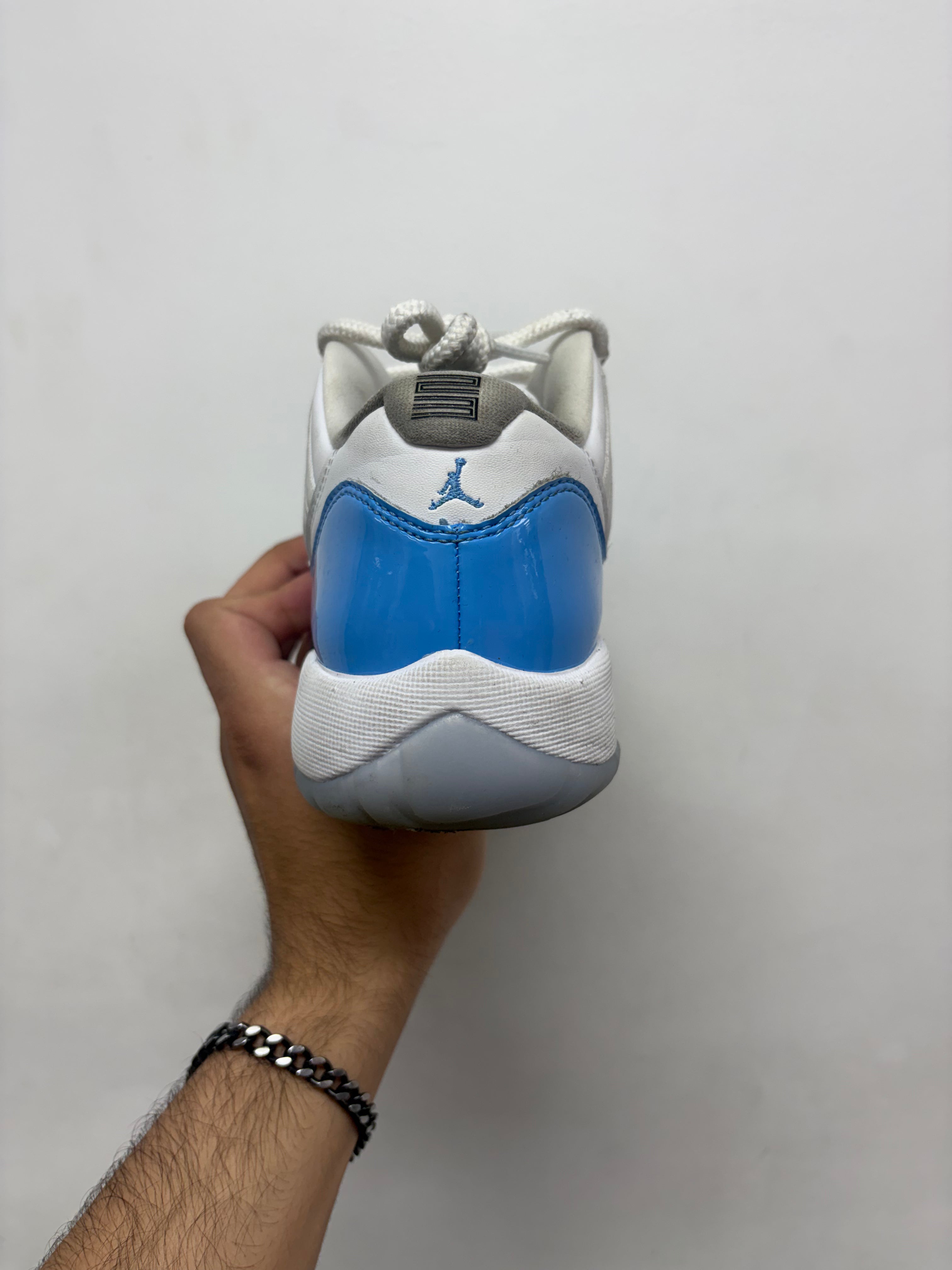 Jordan 11 Low Univesity Blue Sneakers