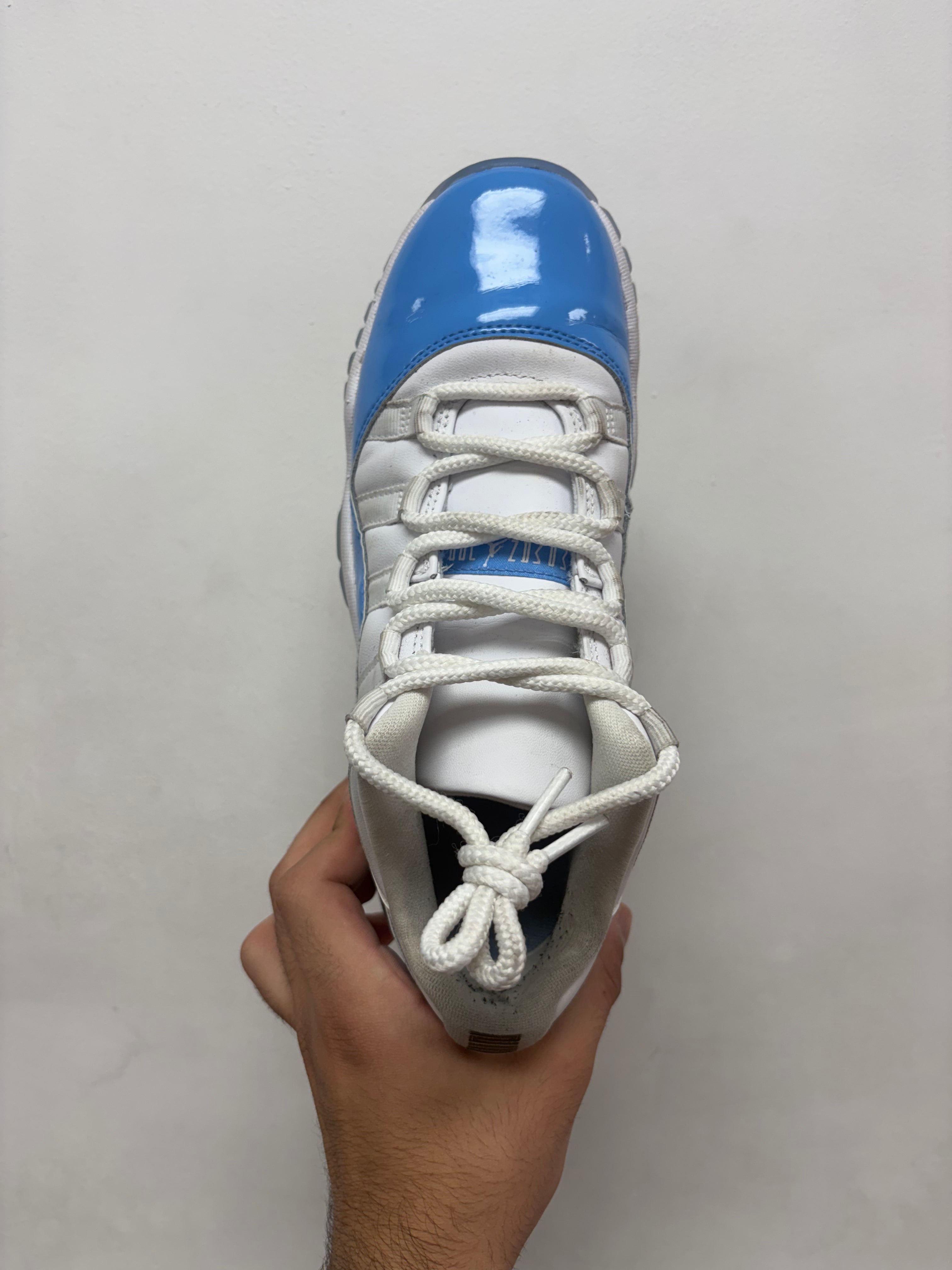 Jordan 11 Low Univesity Blue Sneakers