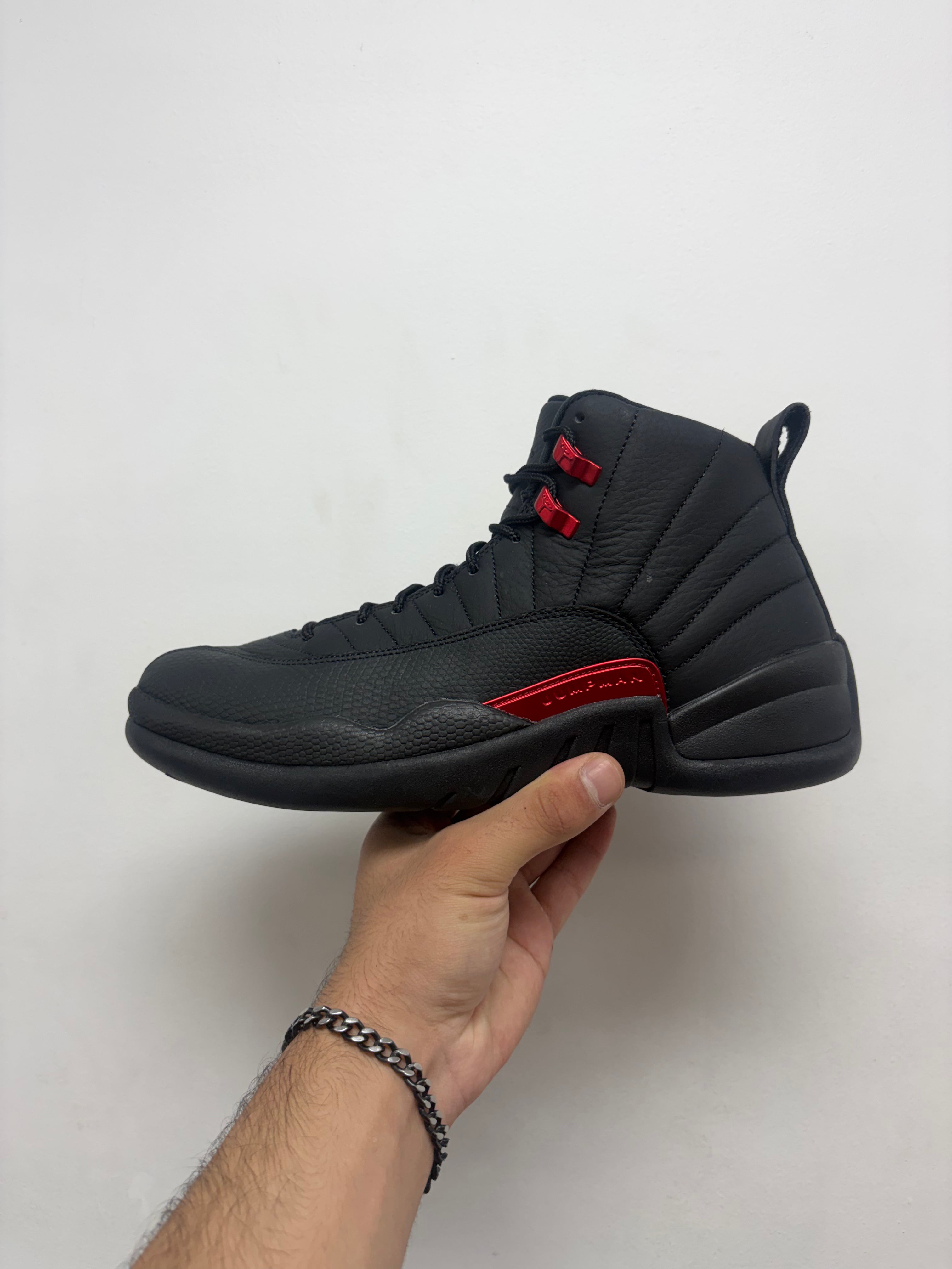 Jordan 12 Bloodline Sneakers