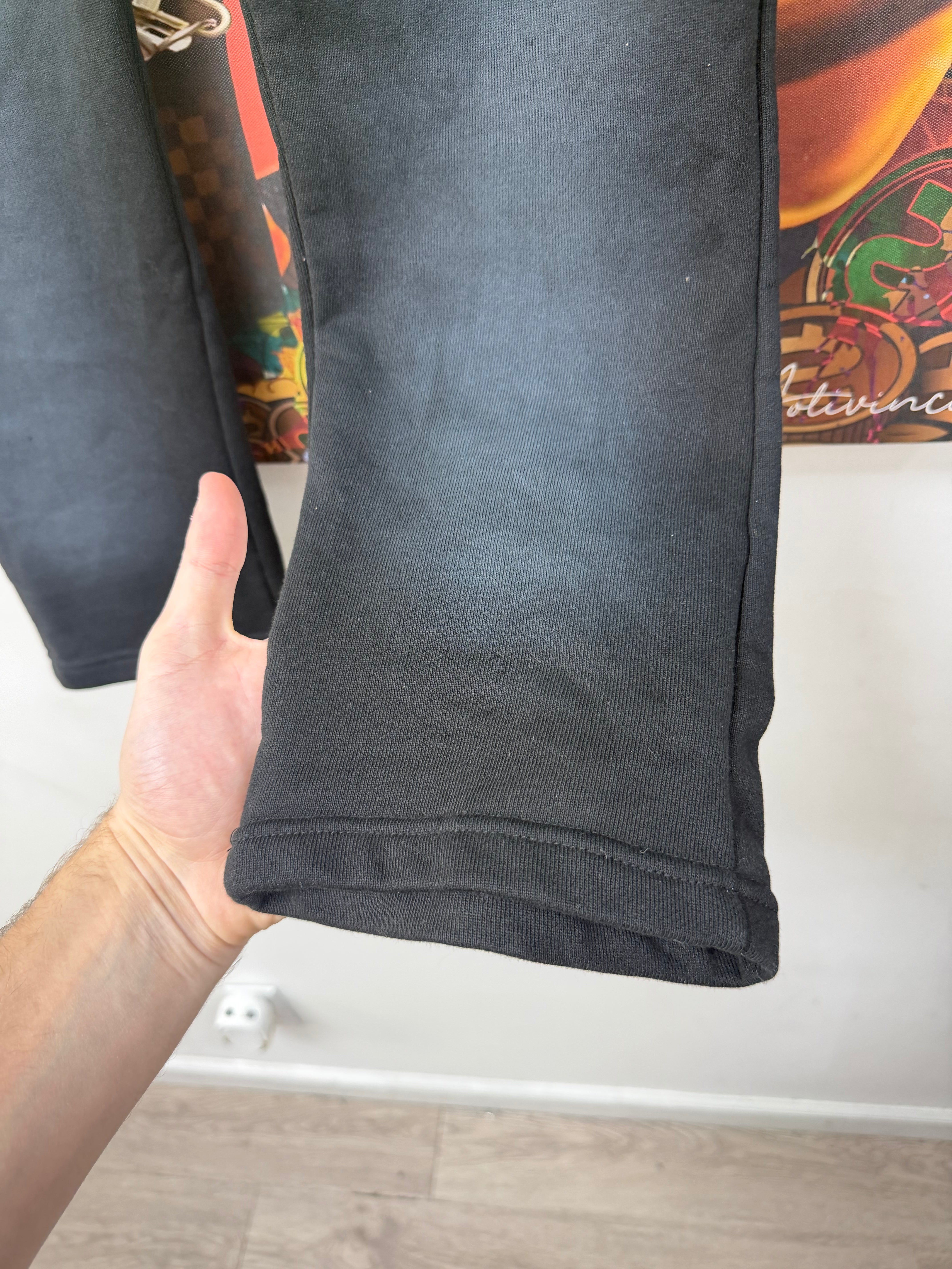 Vertabrae Black Green Sweats