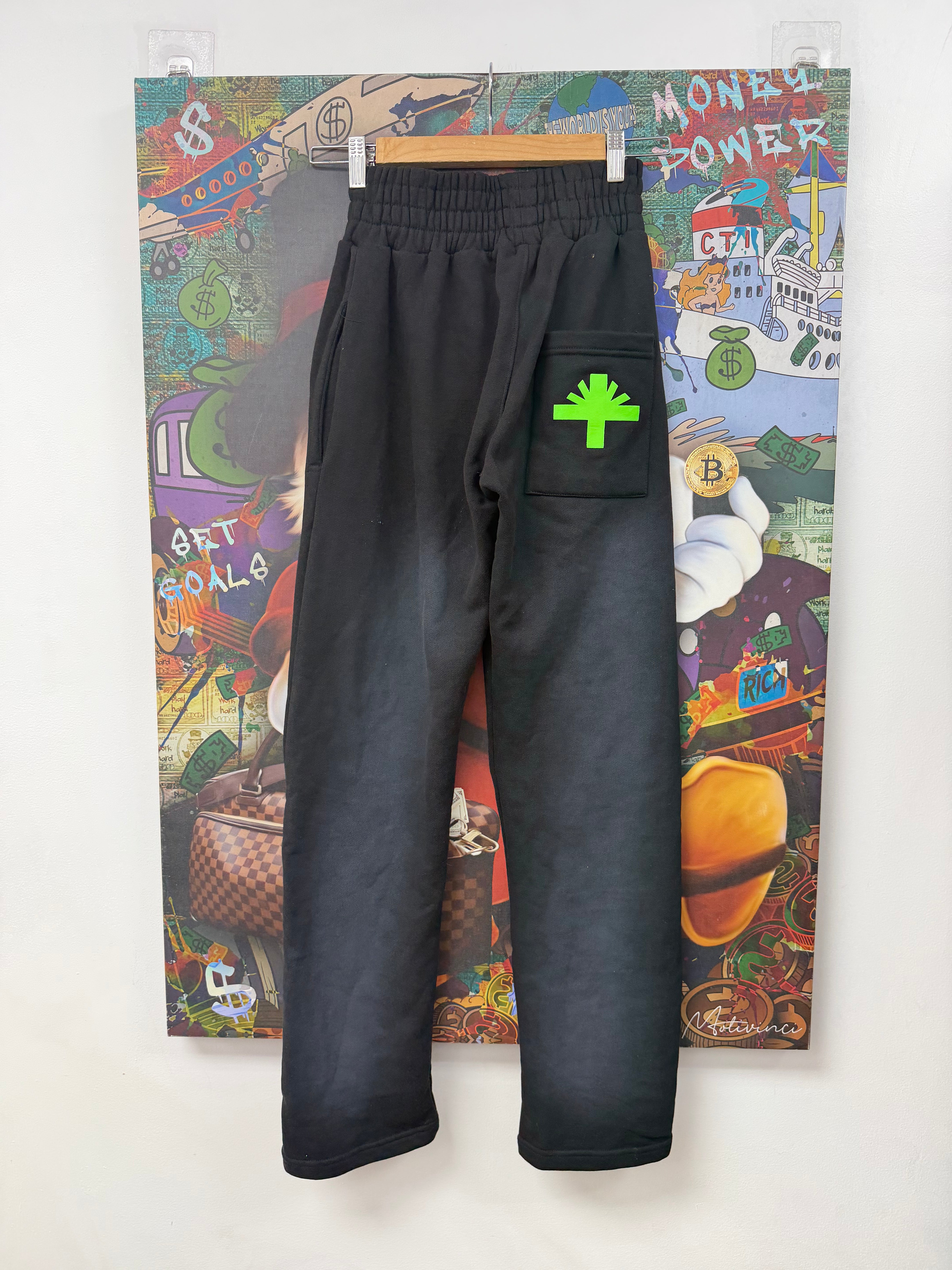 Vertabrae Black Green Sweats