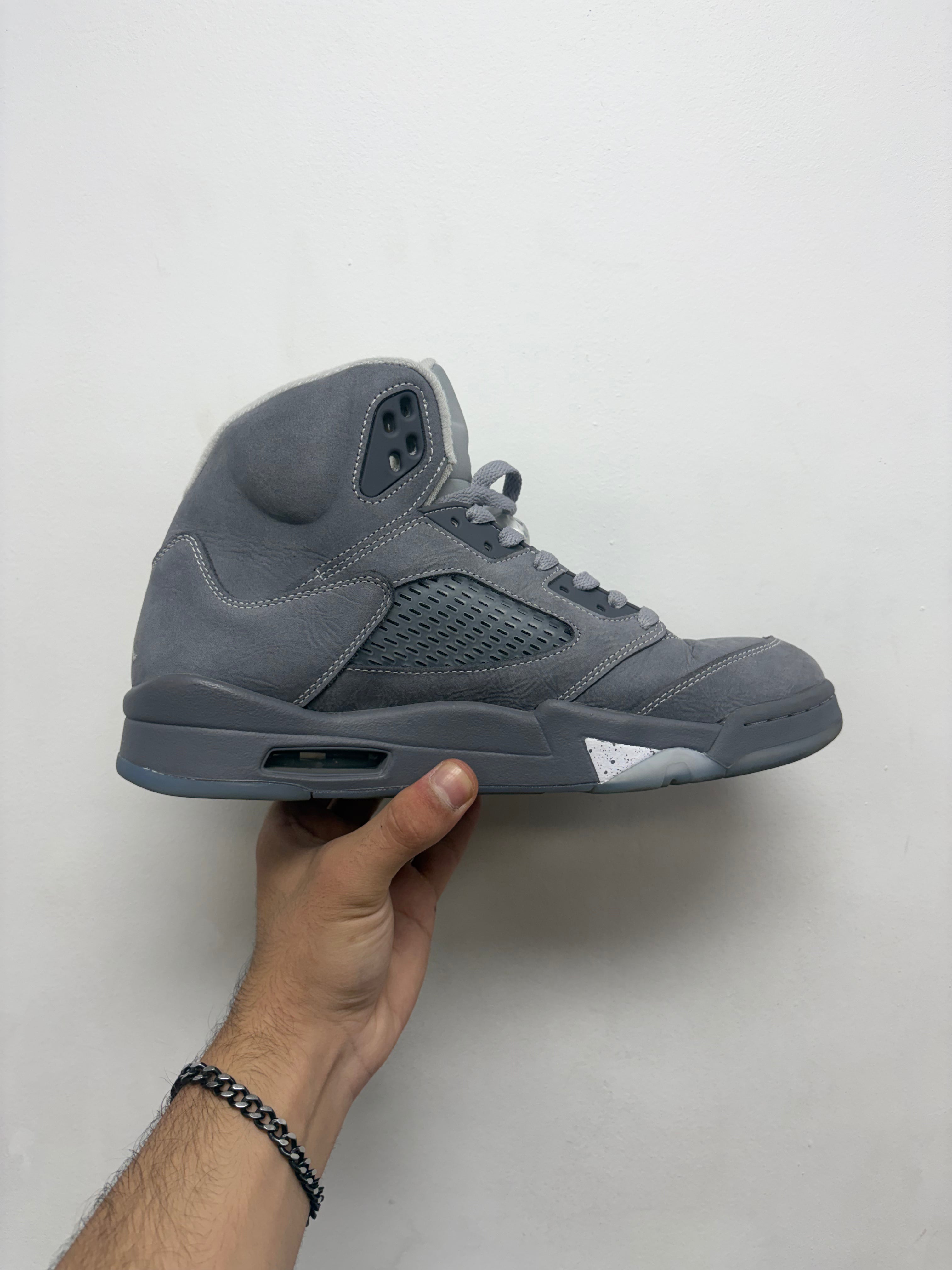 Jordan 5 Wolf Grey Sneakers