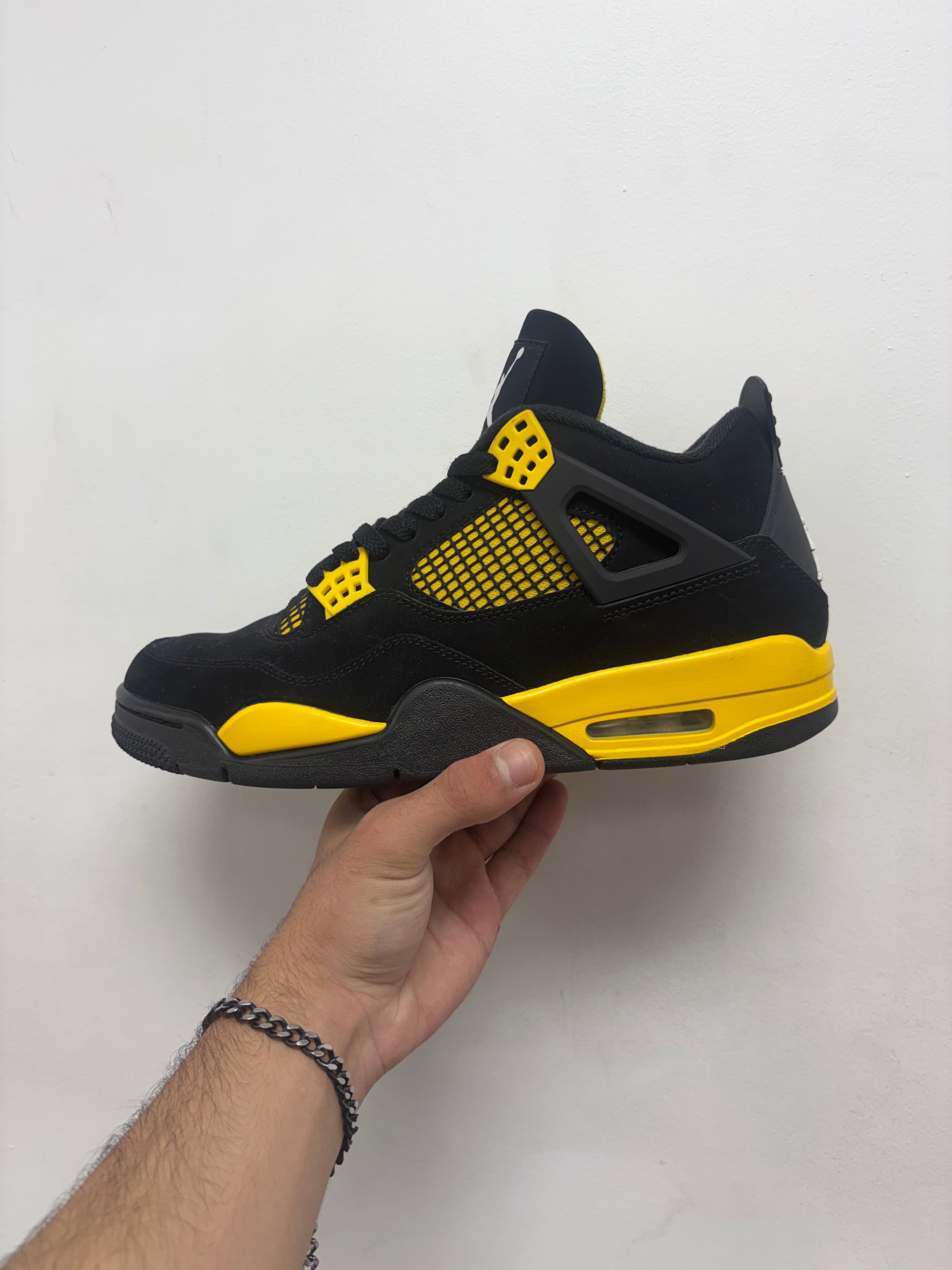 Jordan 4 Yellow Thunder Sneakers