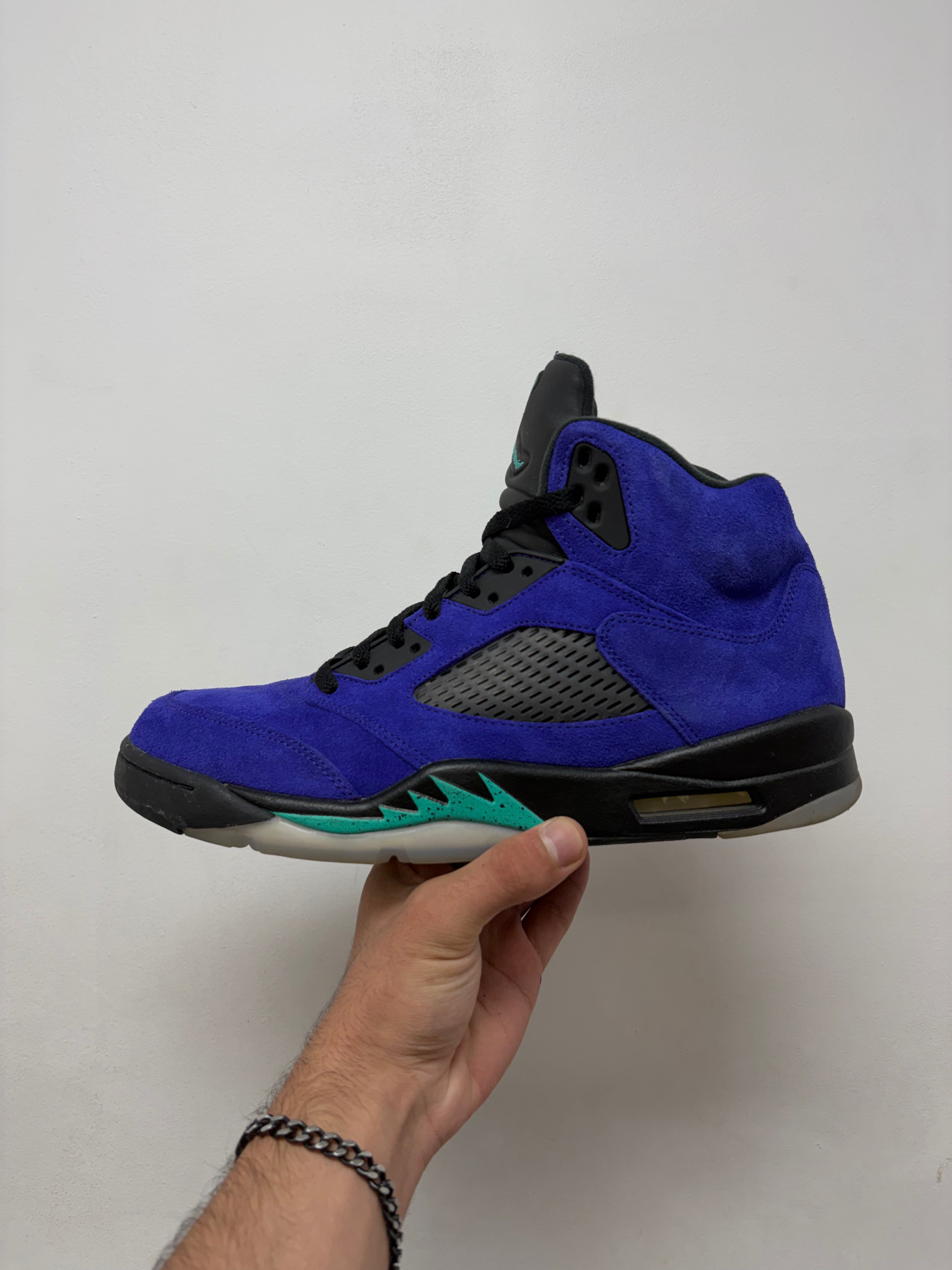 Jordan 5 Alternate Grape Sneakers