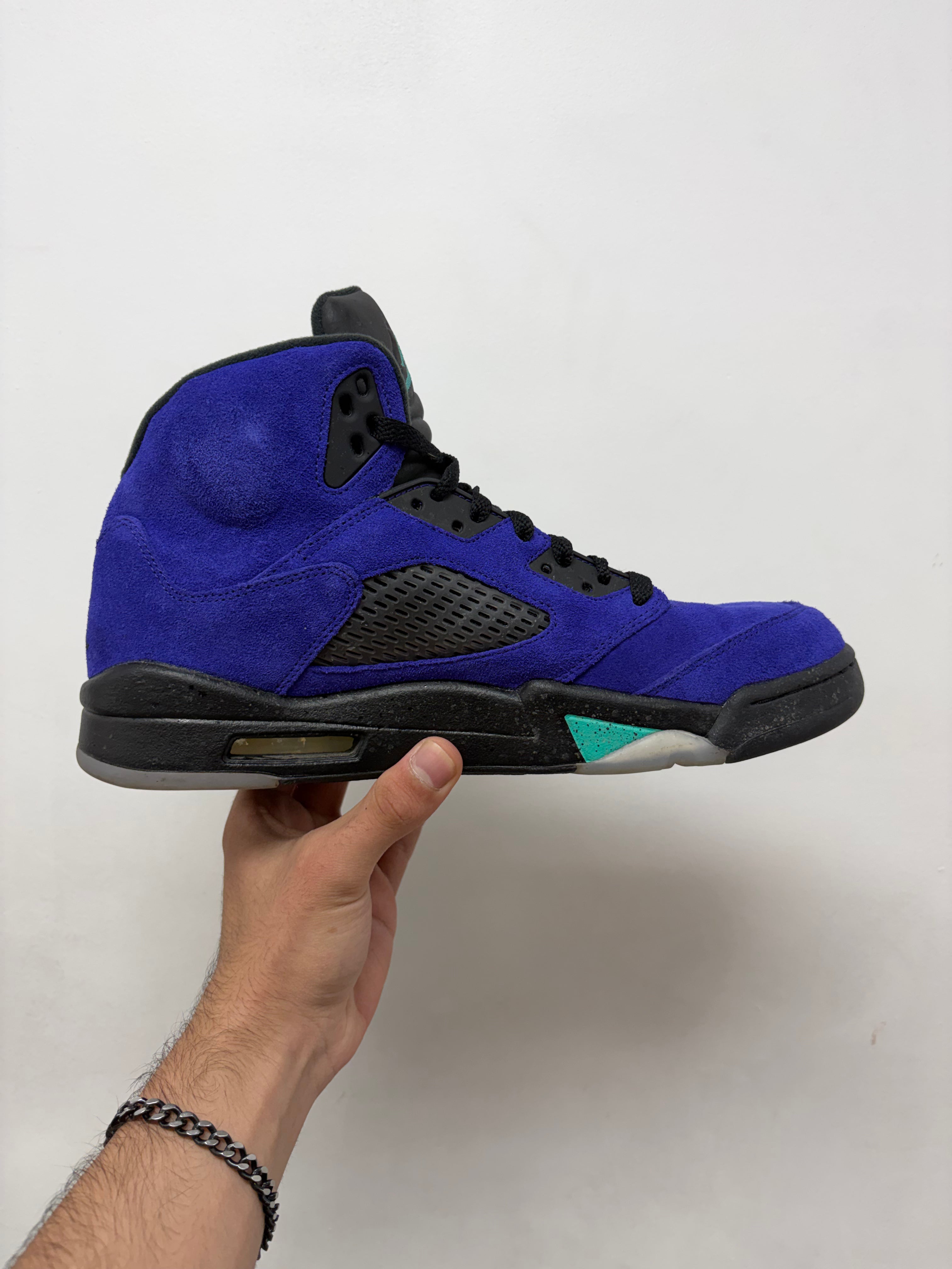 Jordan 5 Alternate Grape Sneakers