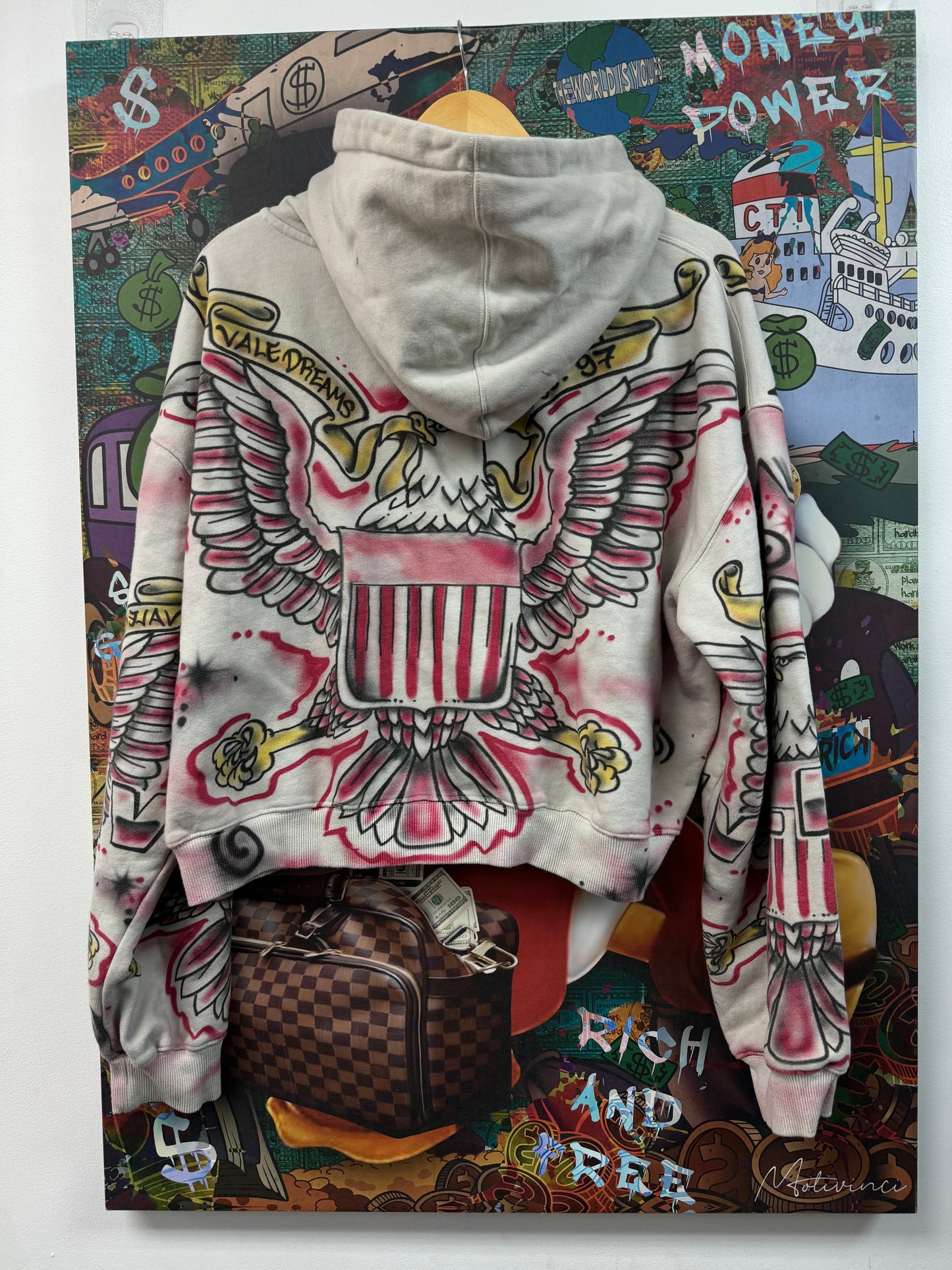 Vale Flag Zip White Red Hoodie