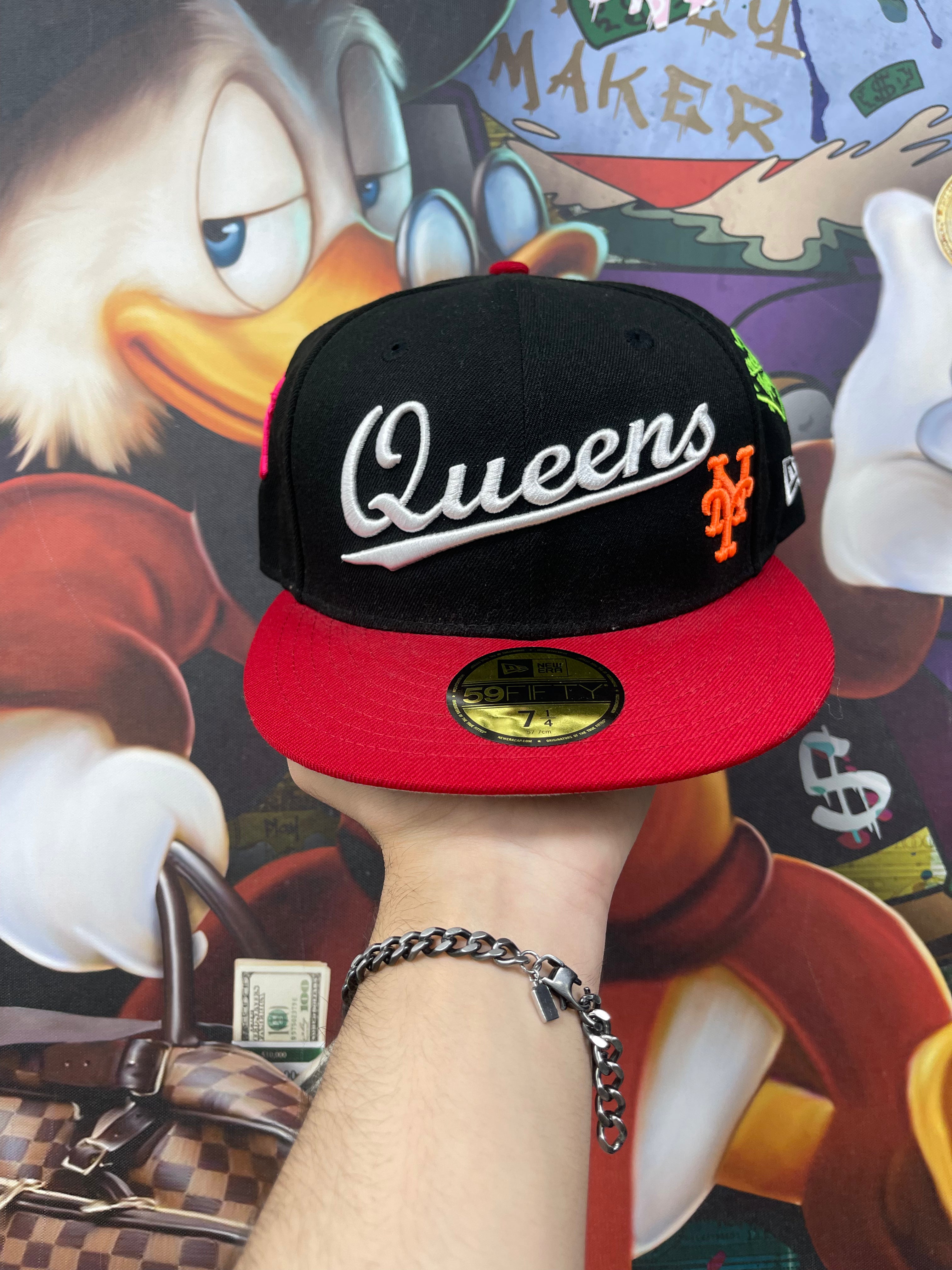 Slow Bucks Black Red Queens Hat
