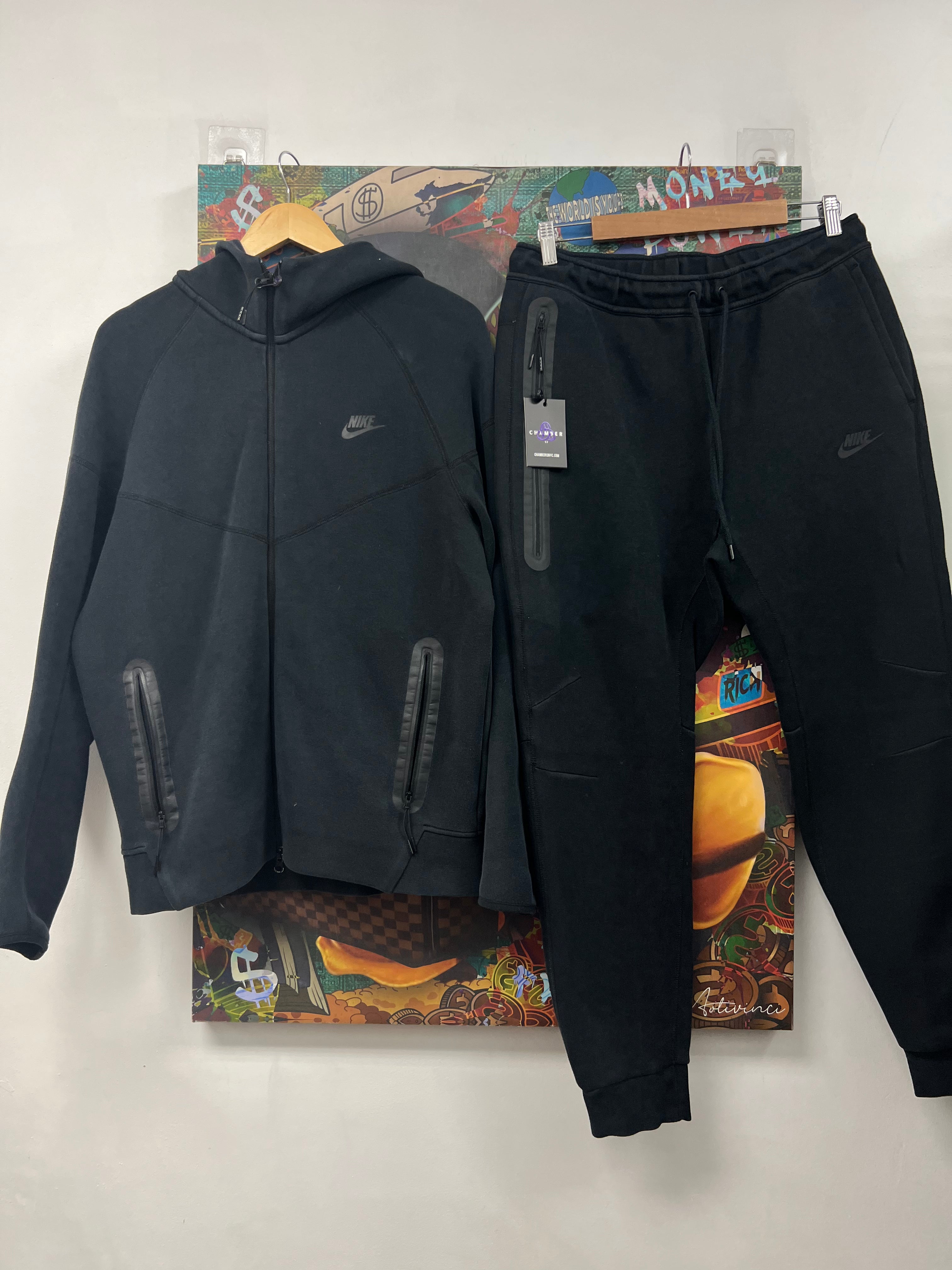 Nike Tech Black Sweatsuit