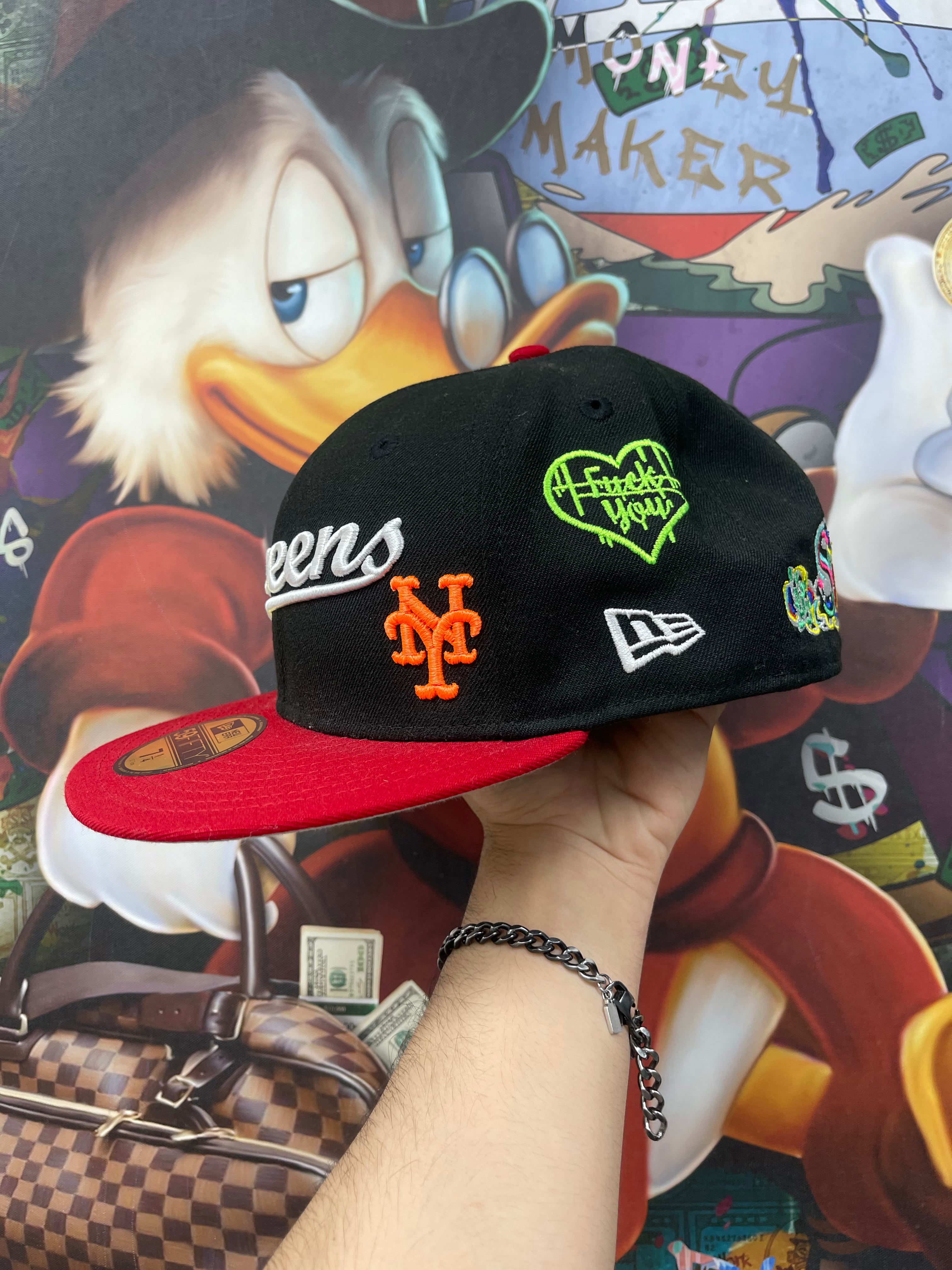 Slow Bucks Black Red Queens Hat