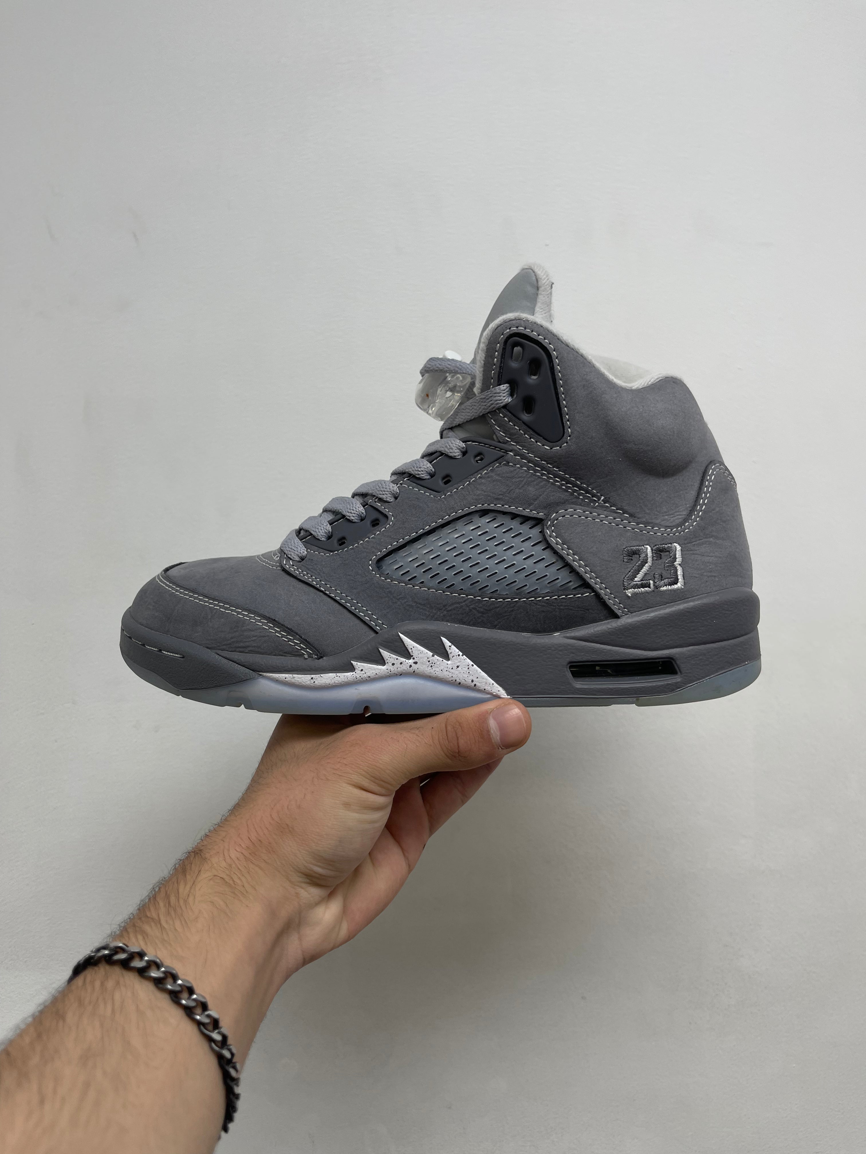 Jordan 5 Wolf Grey Sneakers