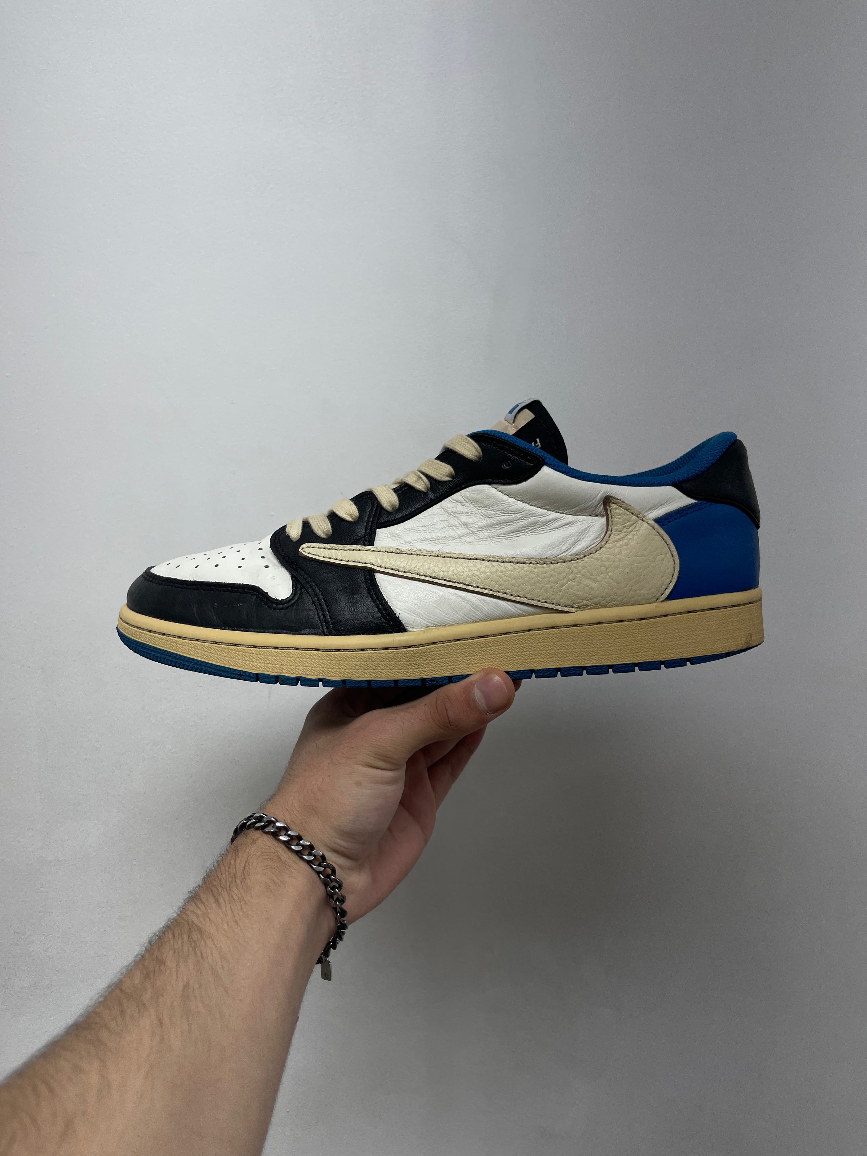 Nike Travis Scott Fragment Low Sneakers